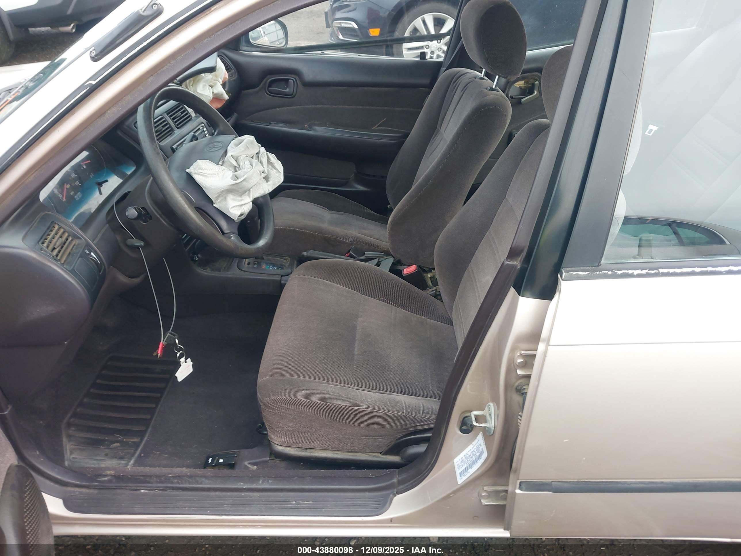 TOYOTA COROLLA image 5