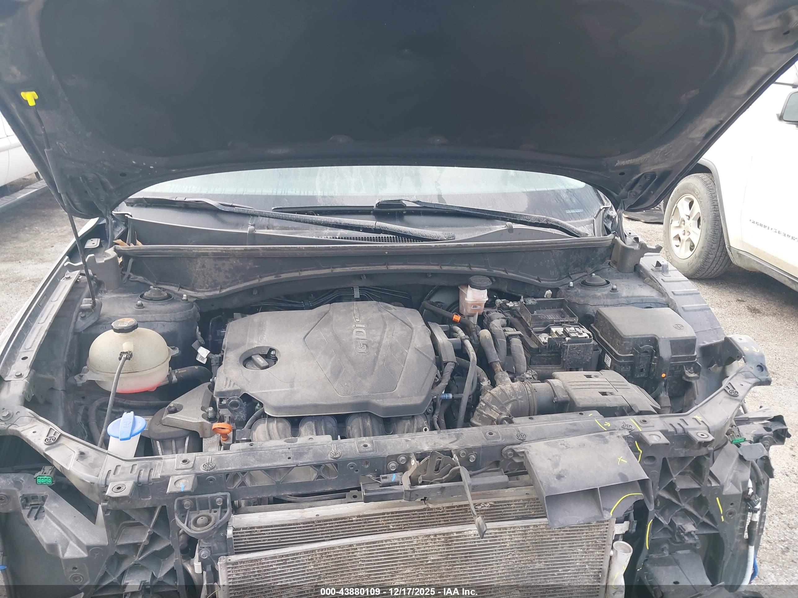 HYUNDAI TUCSON image 10