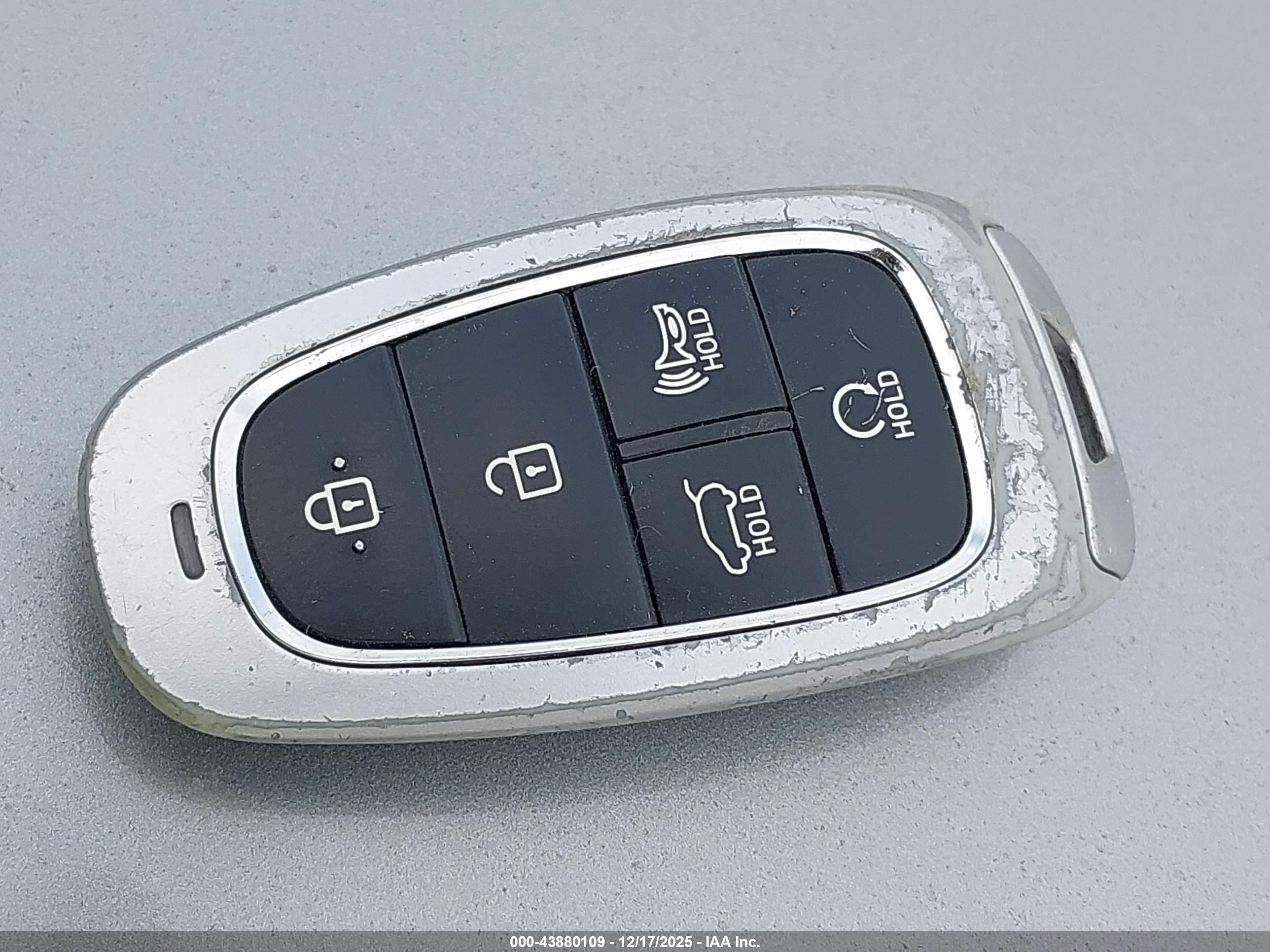 HYUNDAI TUCSON image 11