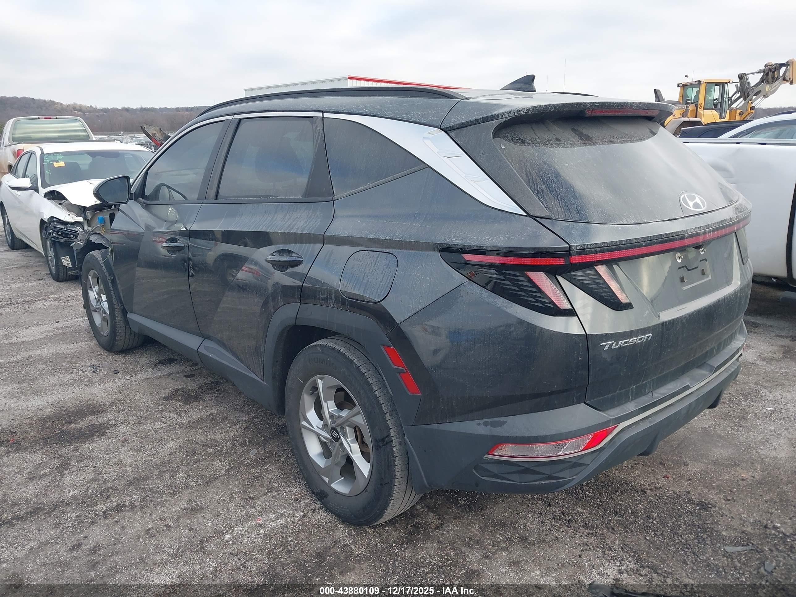 HYUNDAI TUCSON image 3