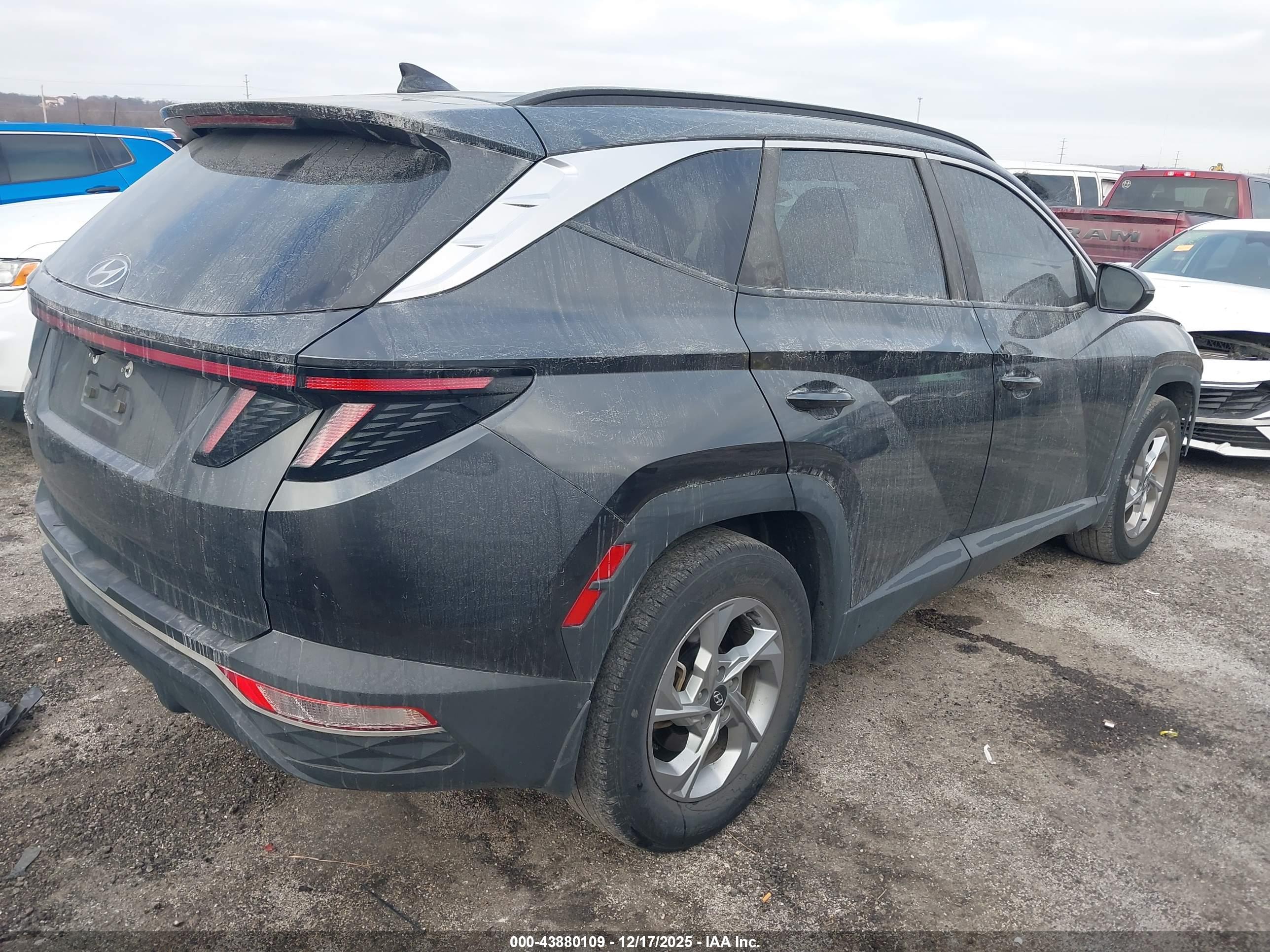 HYUNDAI TUCSON image 4