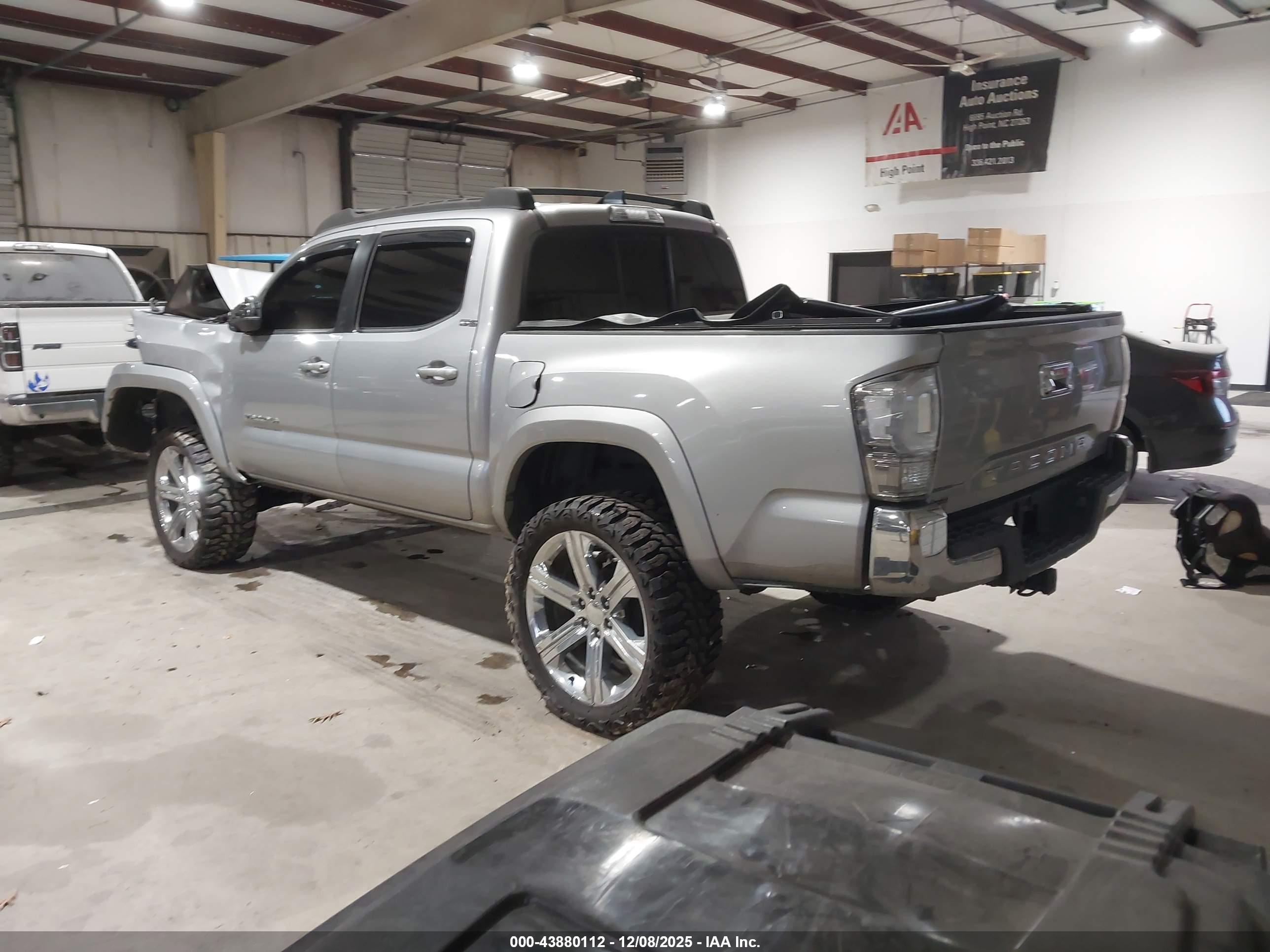 TOYOTA TACOMA image 3