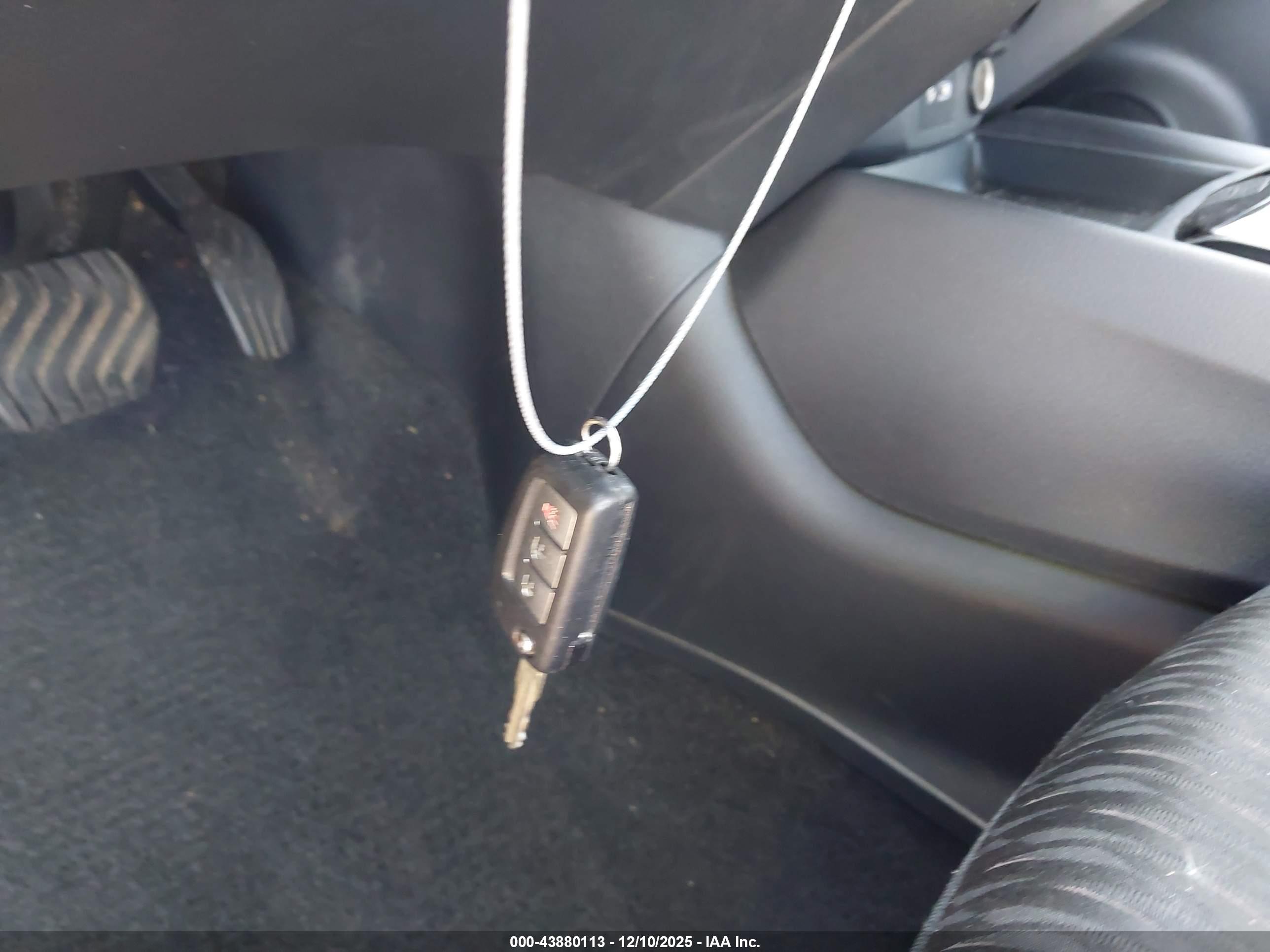 NISSAN ROGUE image 11