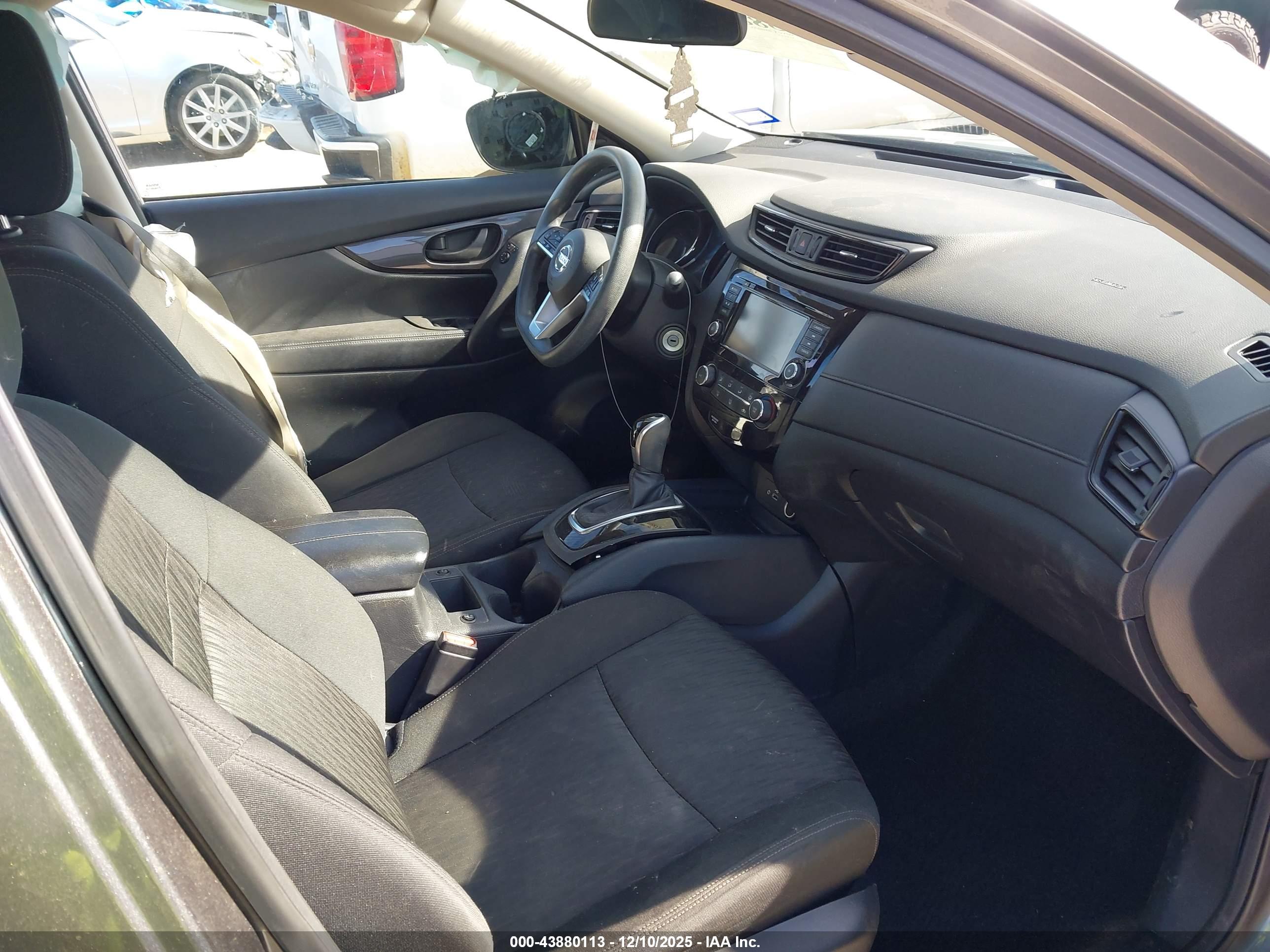 NISSAN ROGUE image 5