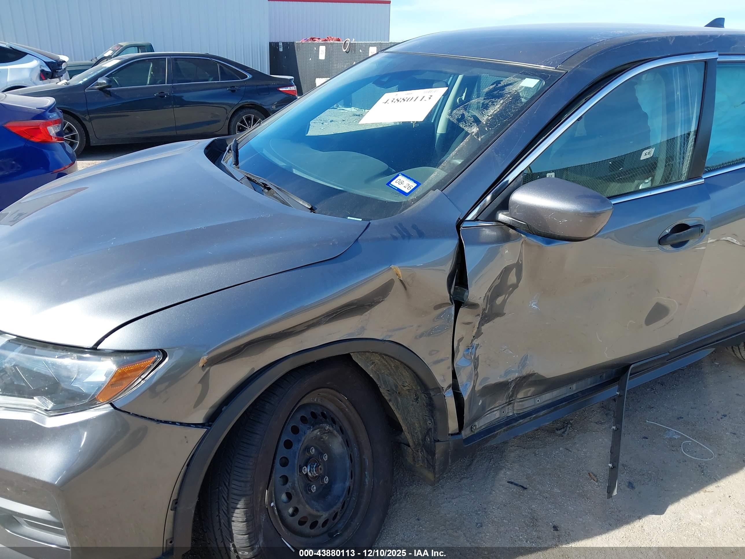 NISSAN ROGUE image 6