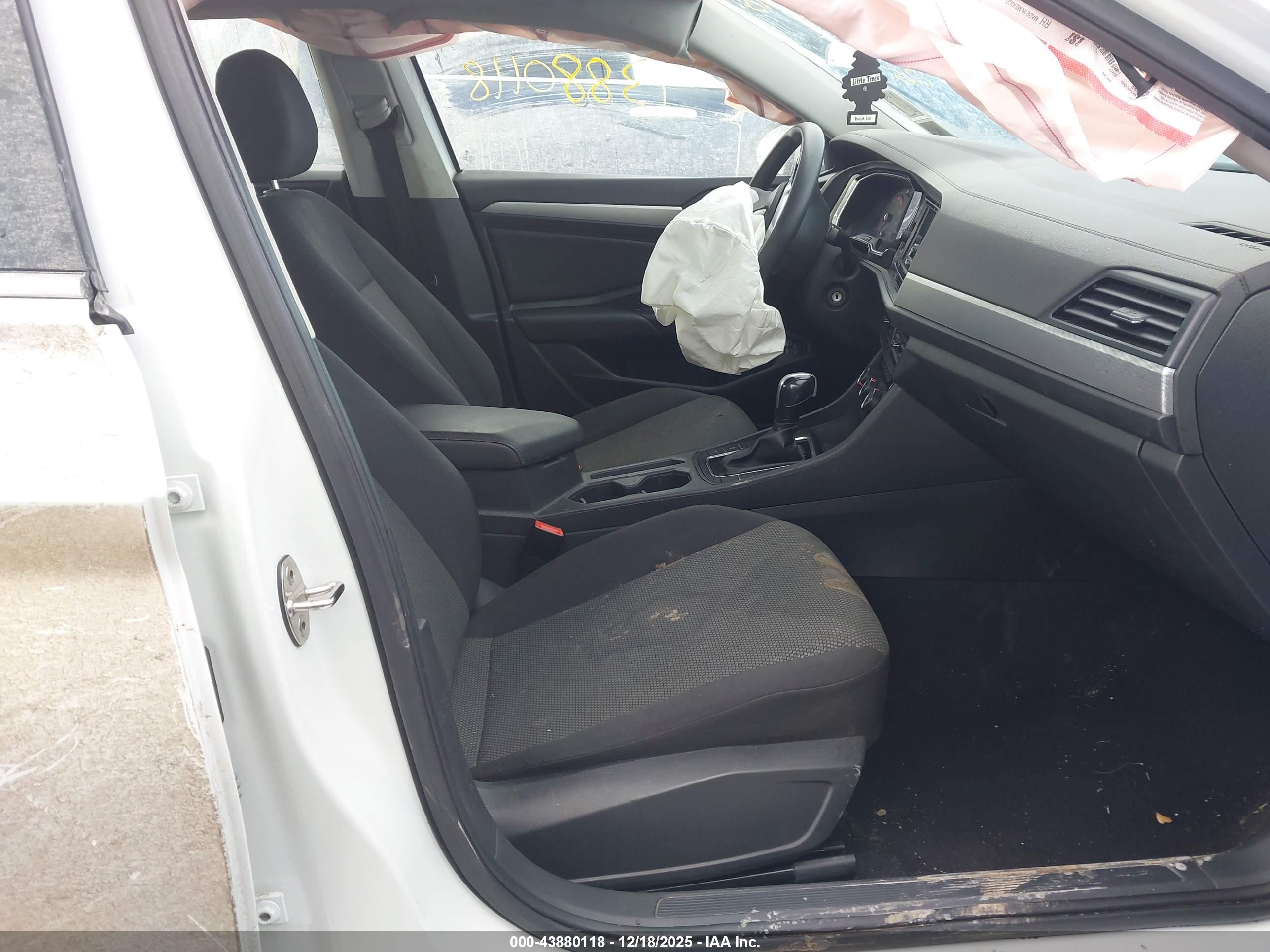 VOLKSWAGEN JETTA image 5