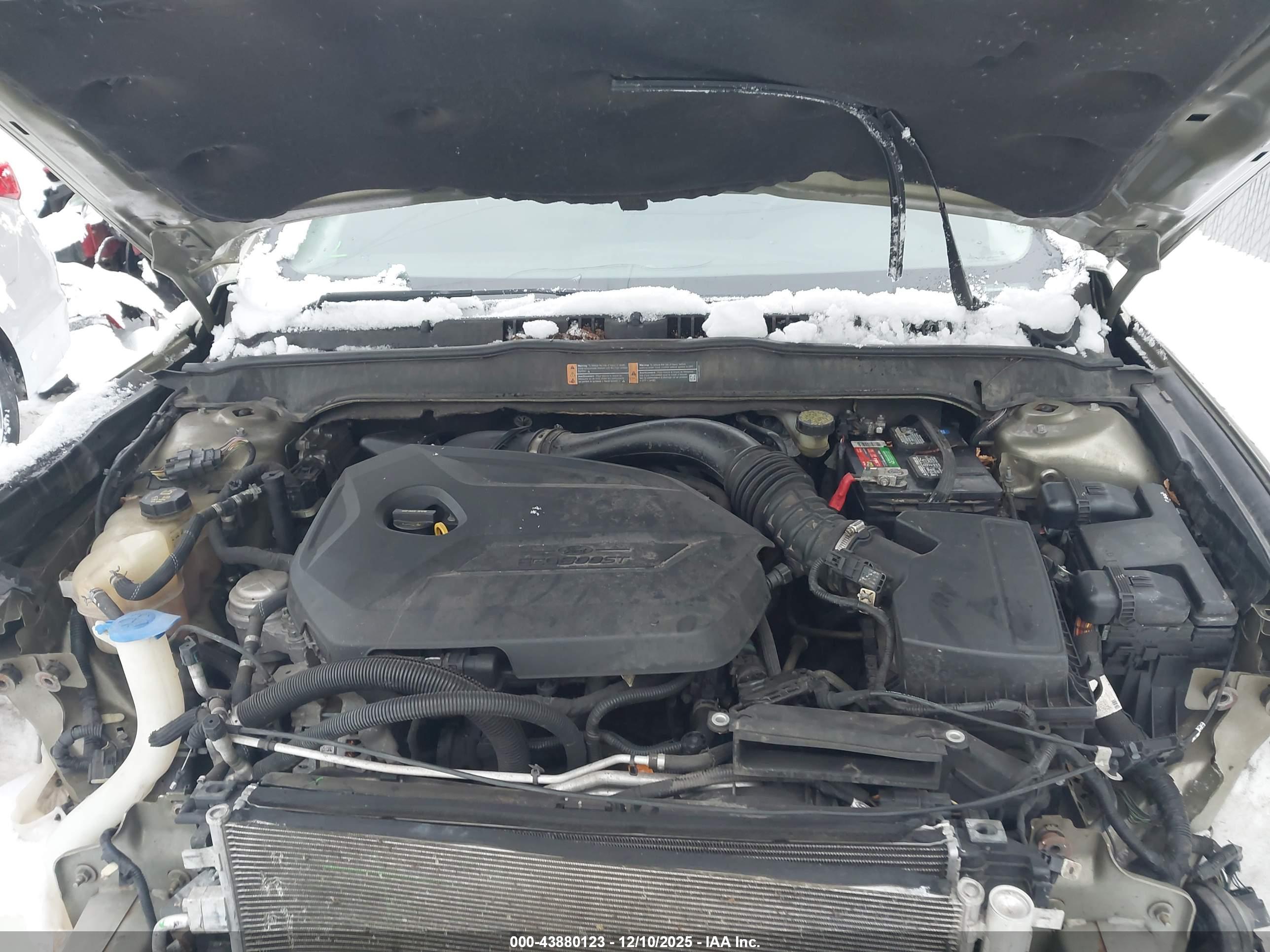 FORD FUSION image 10