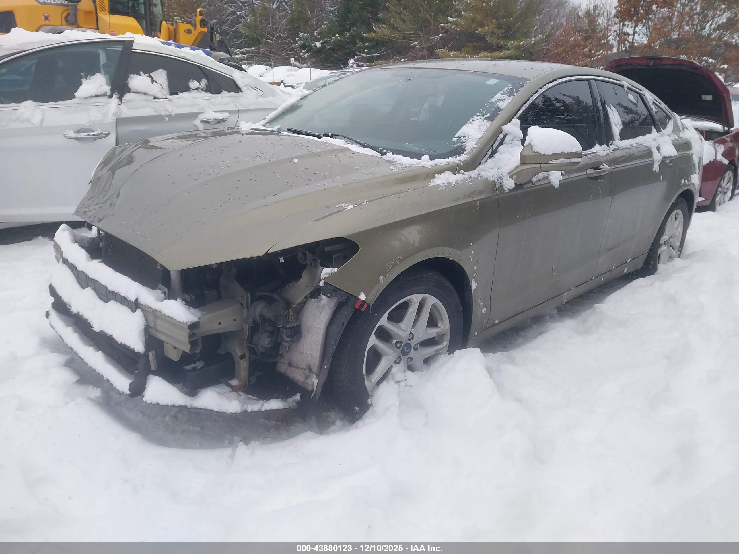 FORD FUSION image 2