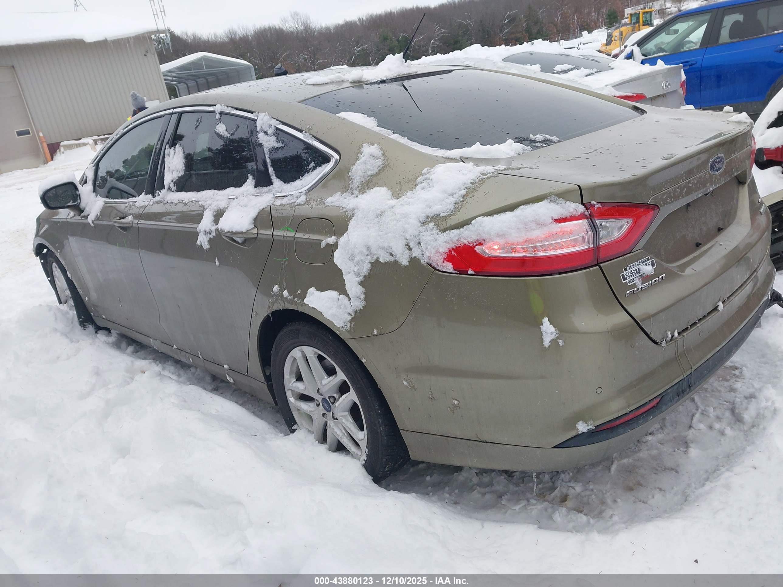 FORD FUSION image 3