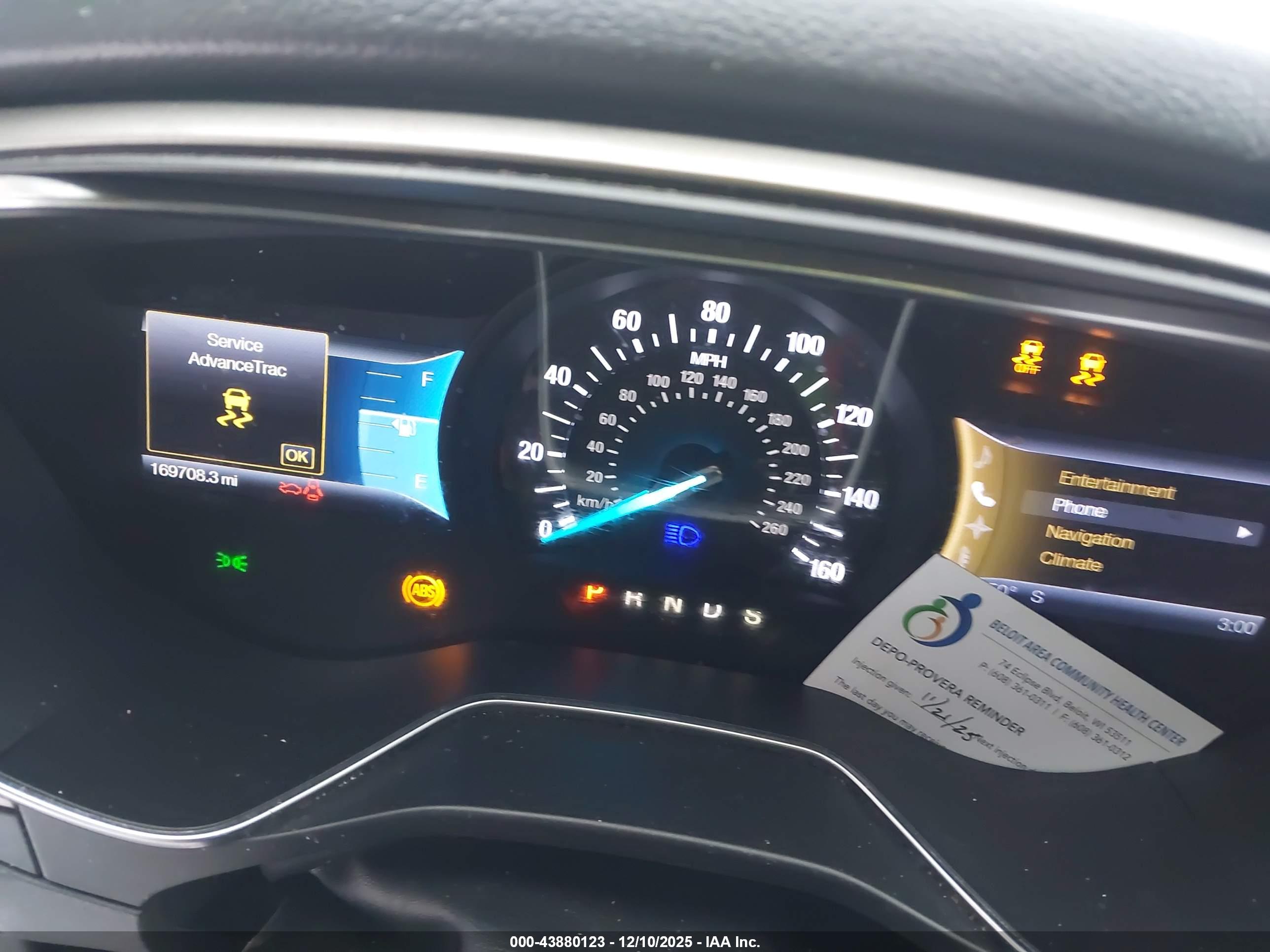FORD FUSION image 7