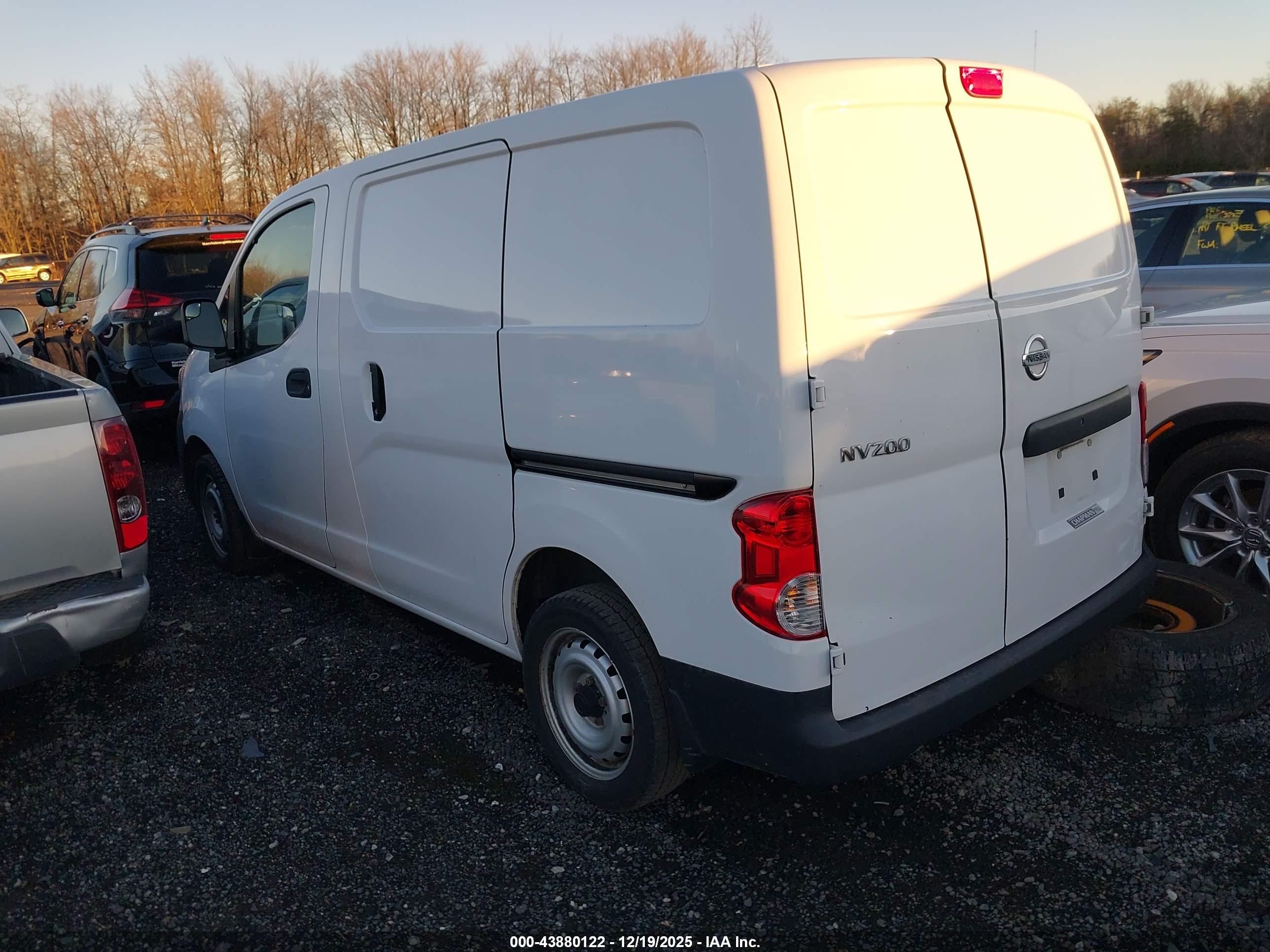 NISSAN NV200 image 3