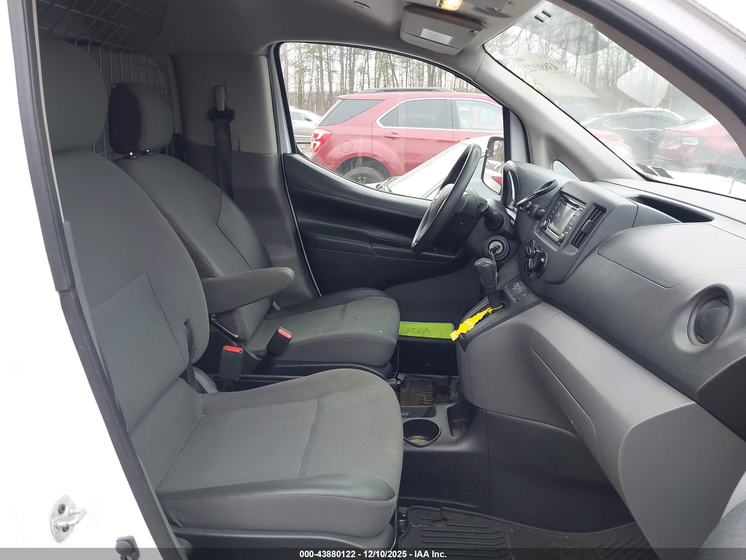 NISSAN NV200 image 5