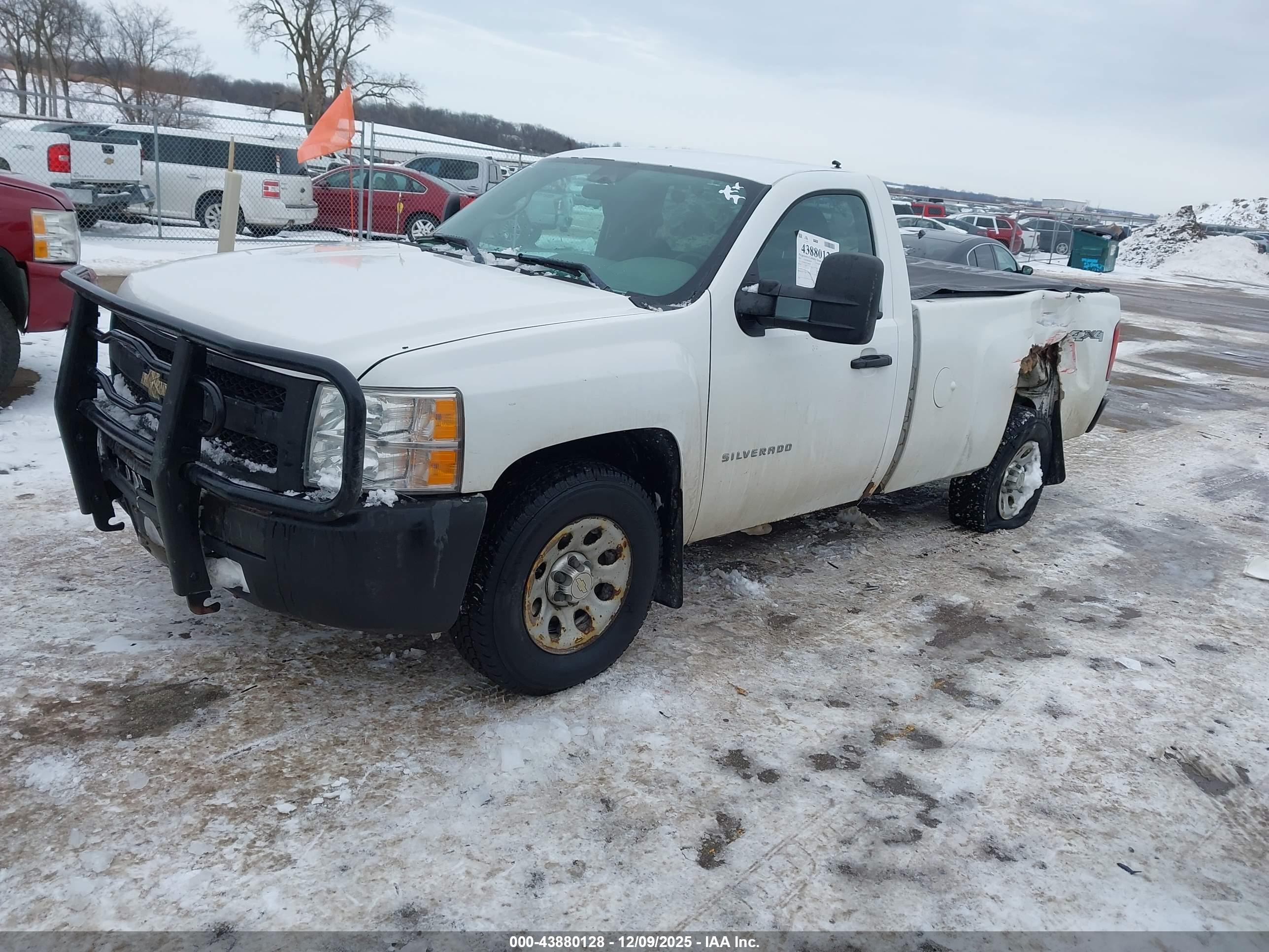 CHEVROLET SILVERADO image 2