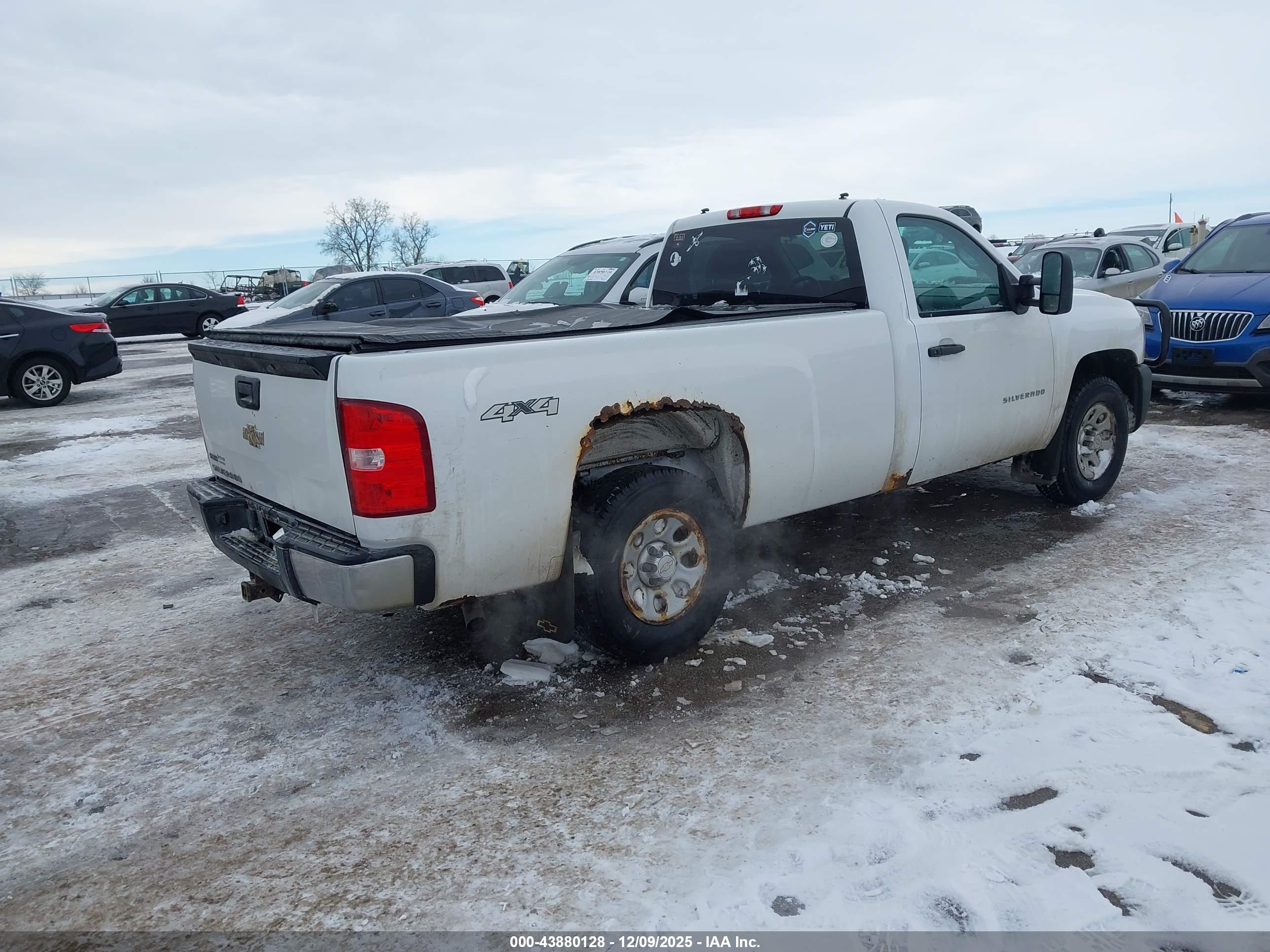 CHEVROLET SILVERADO image 4