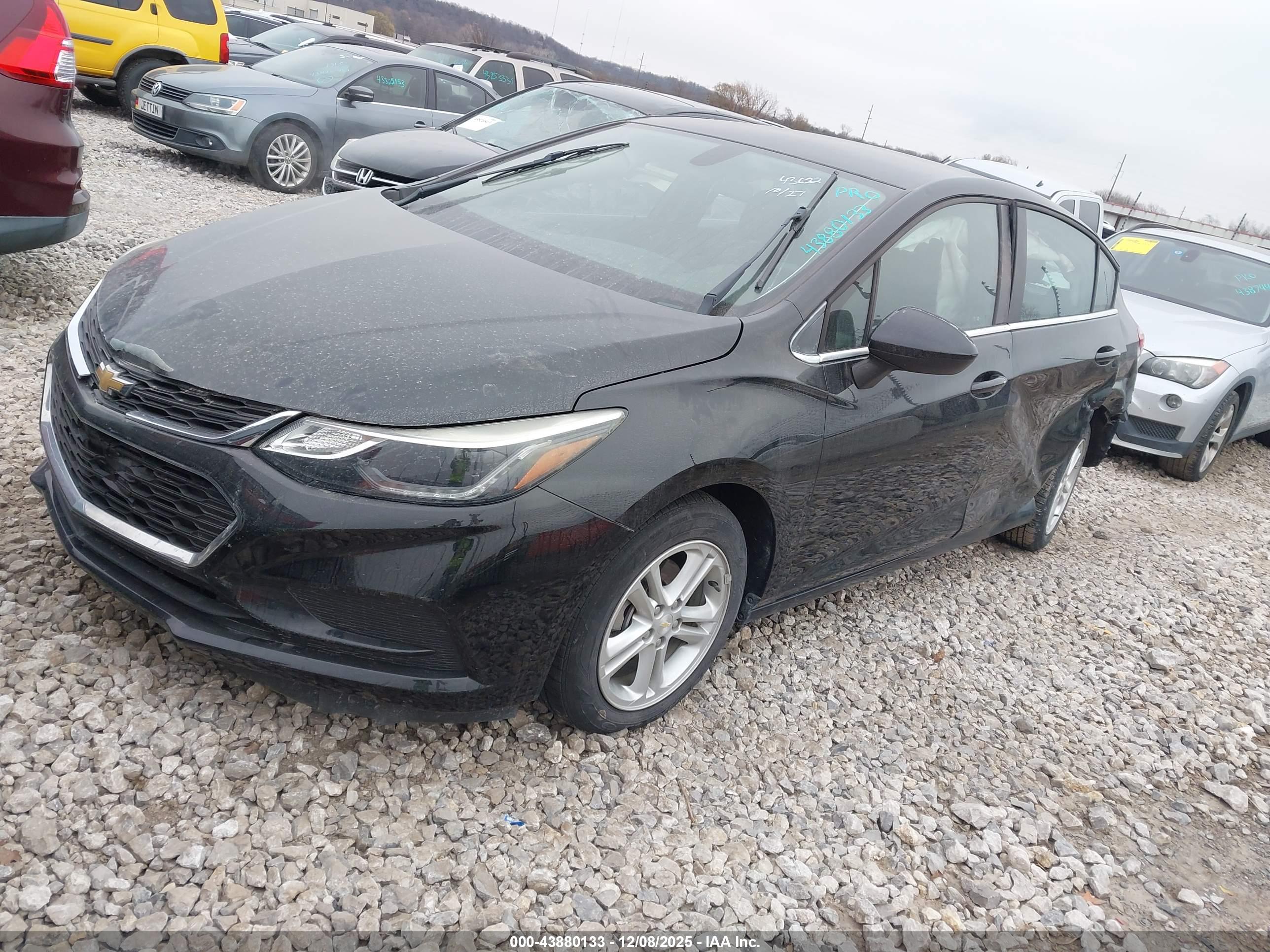 CHEVROLET CRUZE image 2