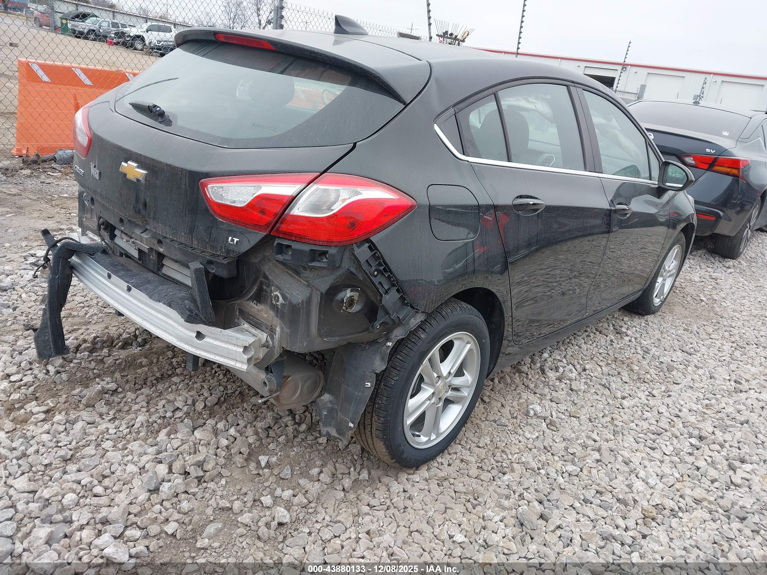 CHEVROLET CRUZE image 4