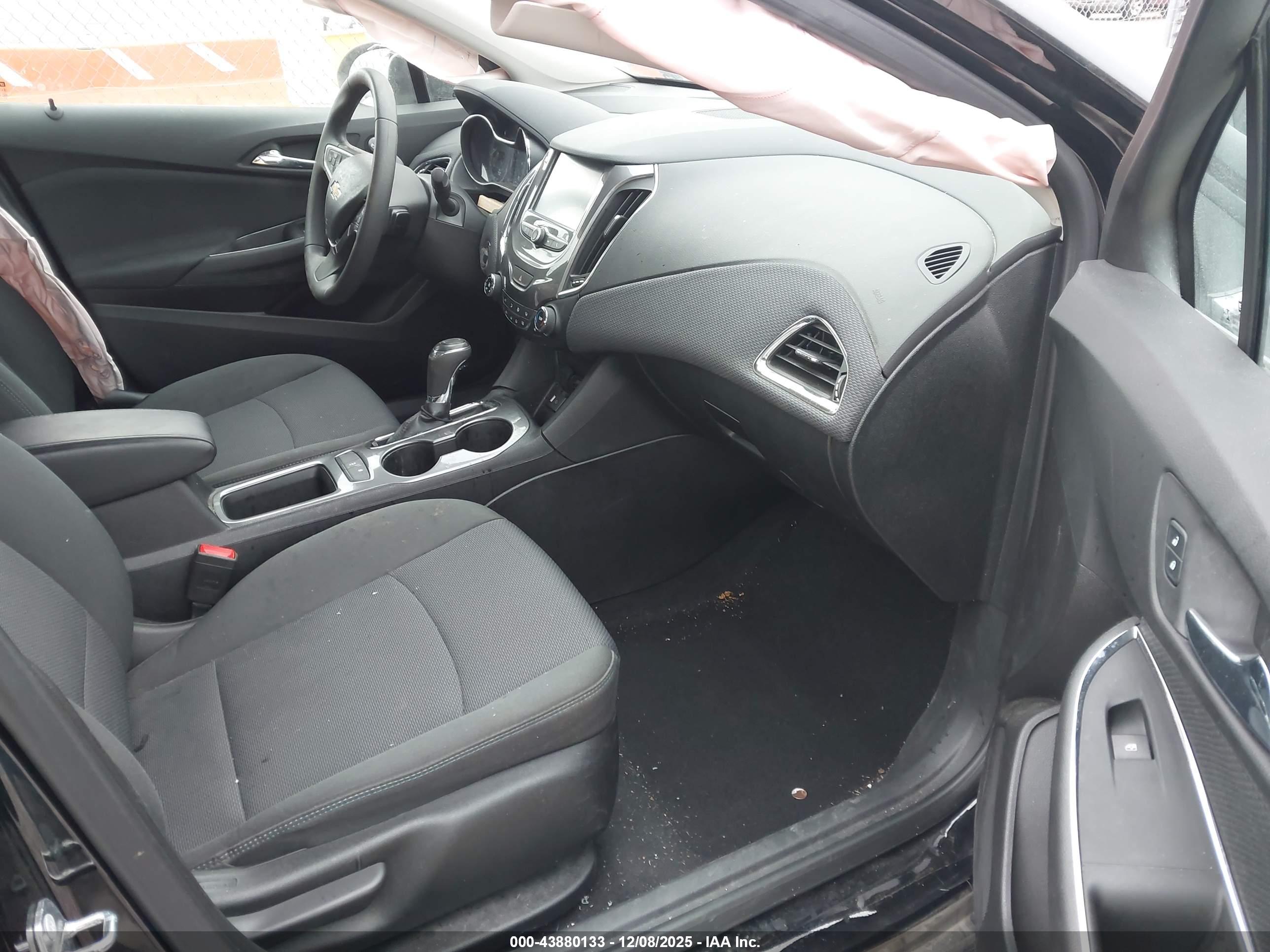 CHEVROLET CRUZE image 5