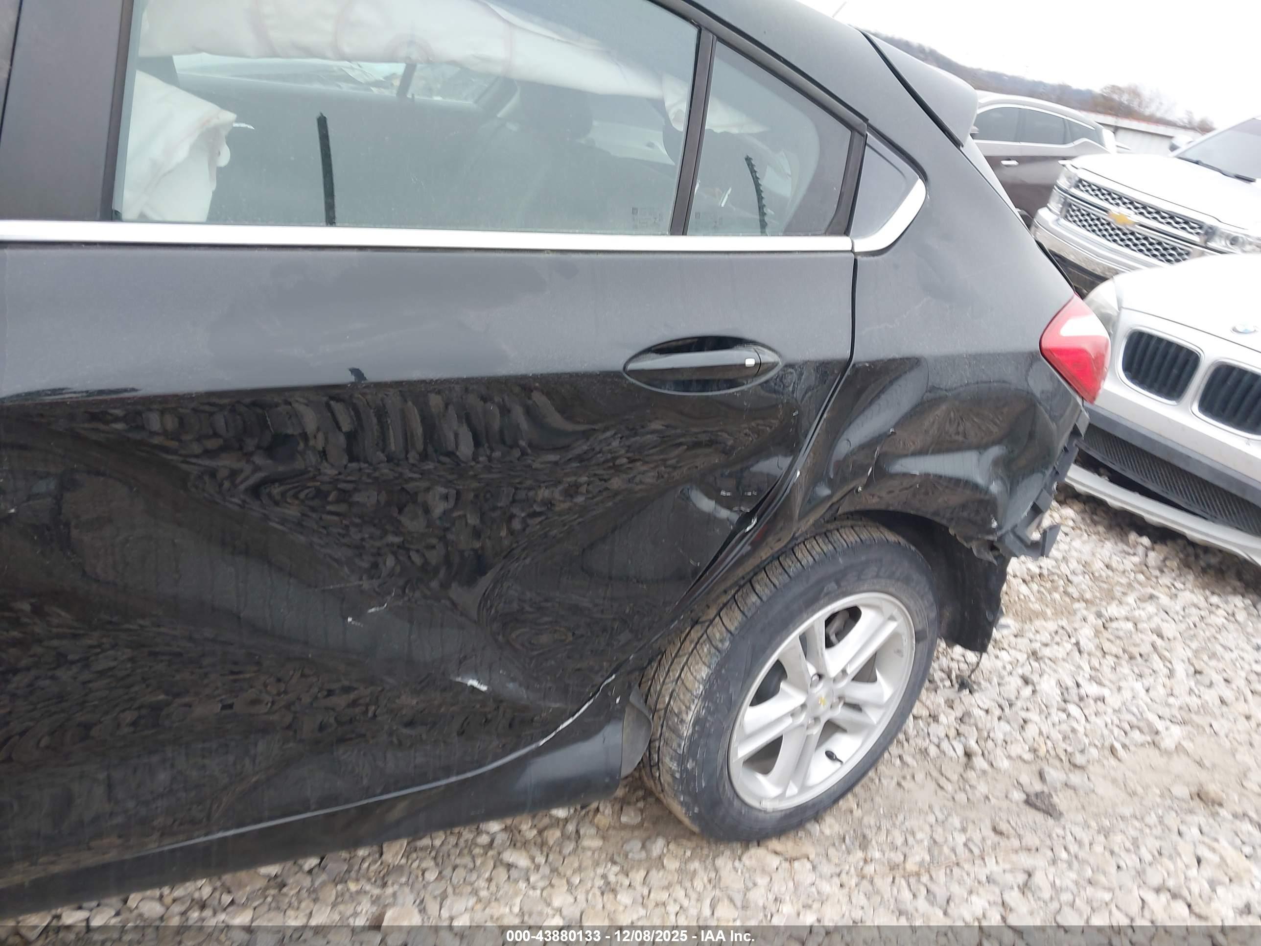 CHEVROLET CRUZE image 6