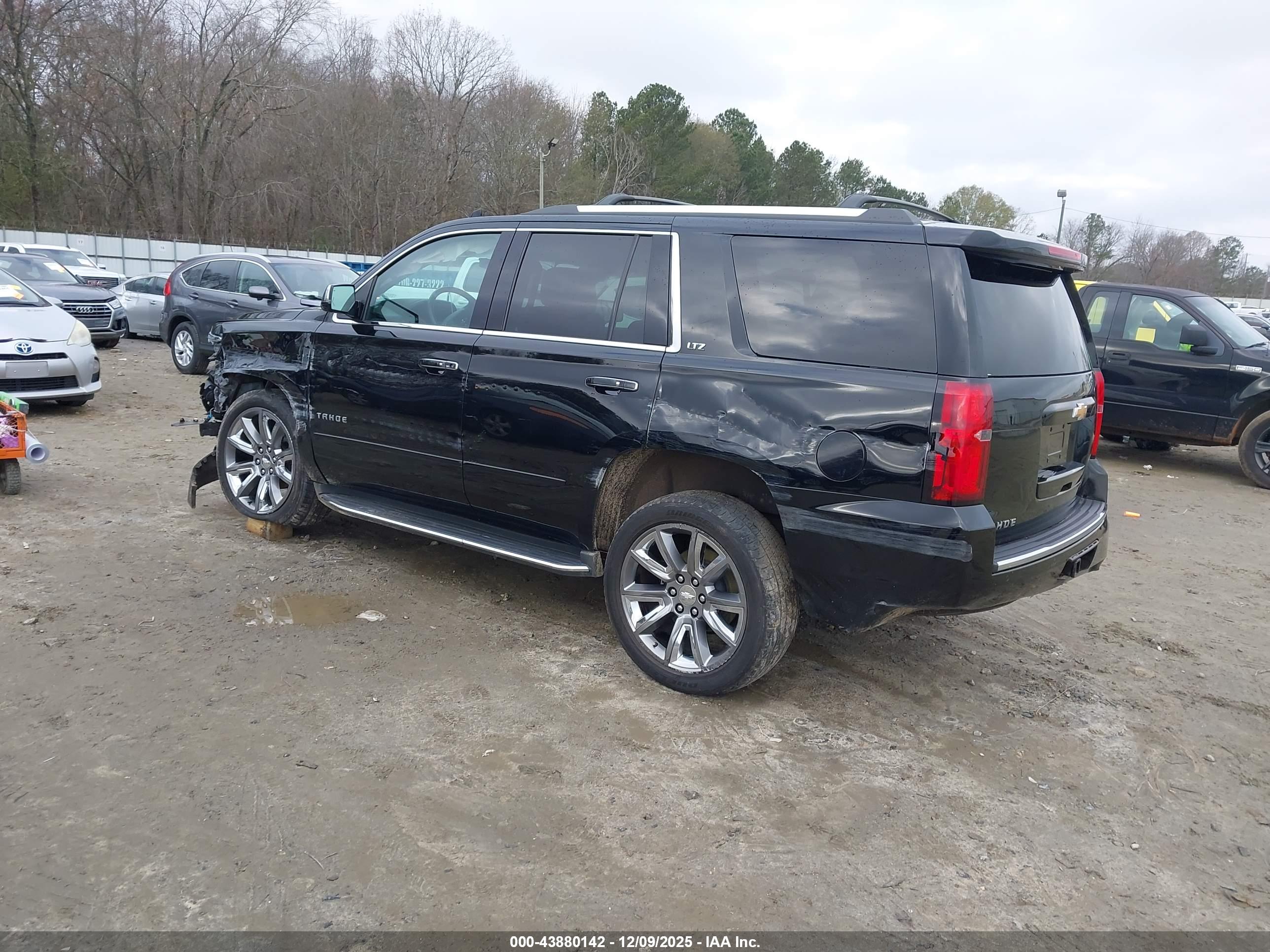CHEVROLET TAHOE image 3