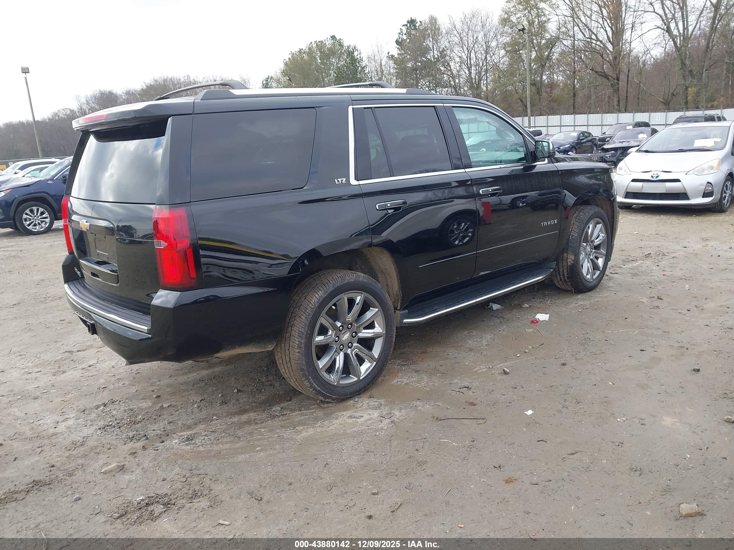 CHEVROLET TAHOE image 4