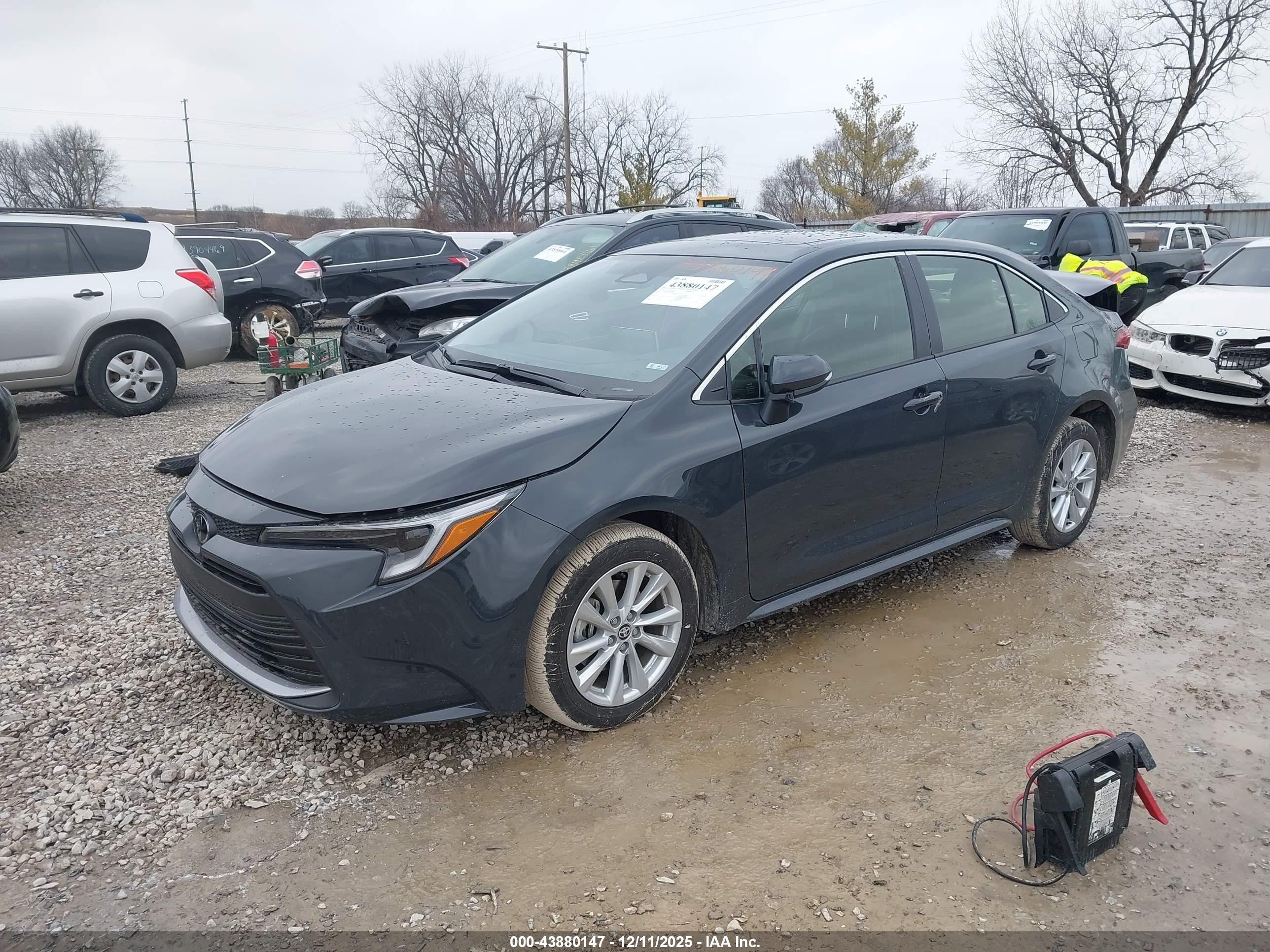 TOYOTA COROLLA image 2