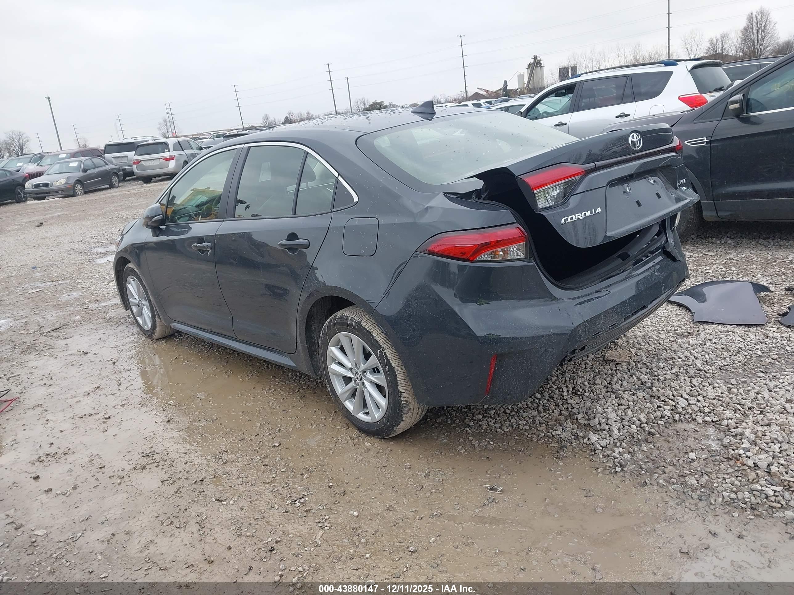 TOYOTA COROLLA image 3