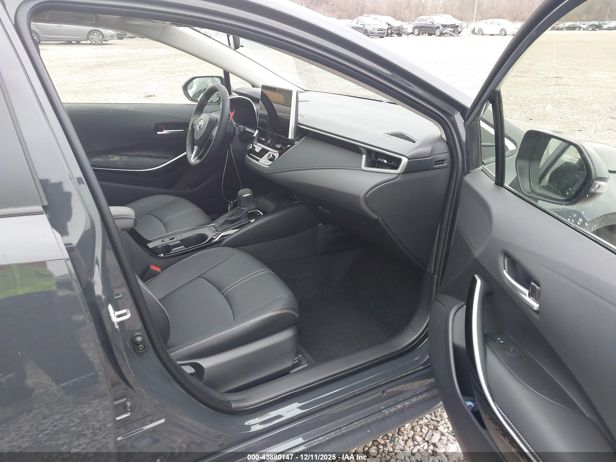 TOYOTA COROLLA image 5