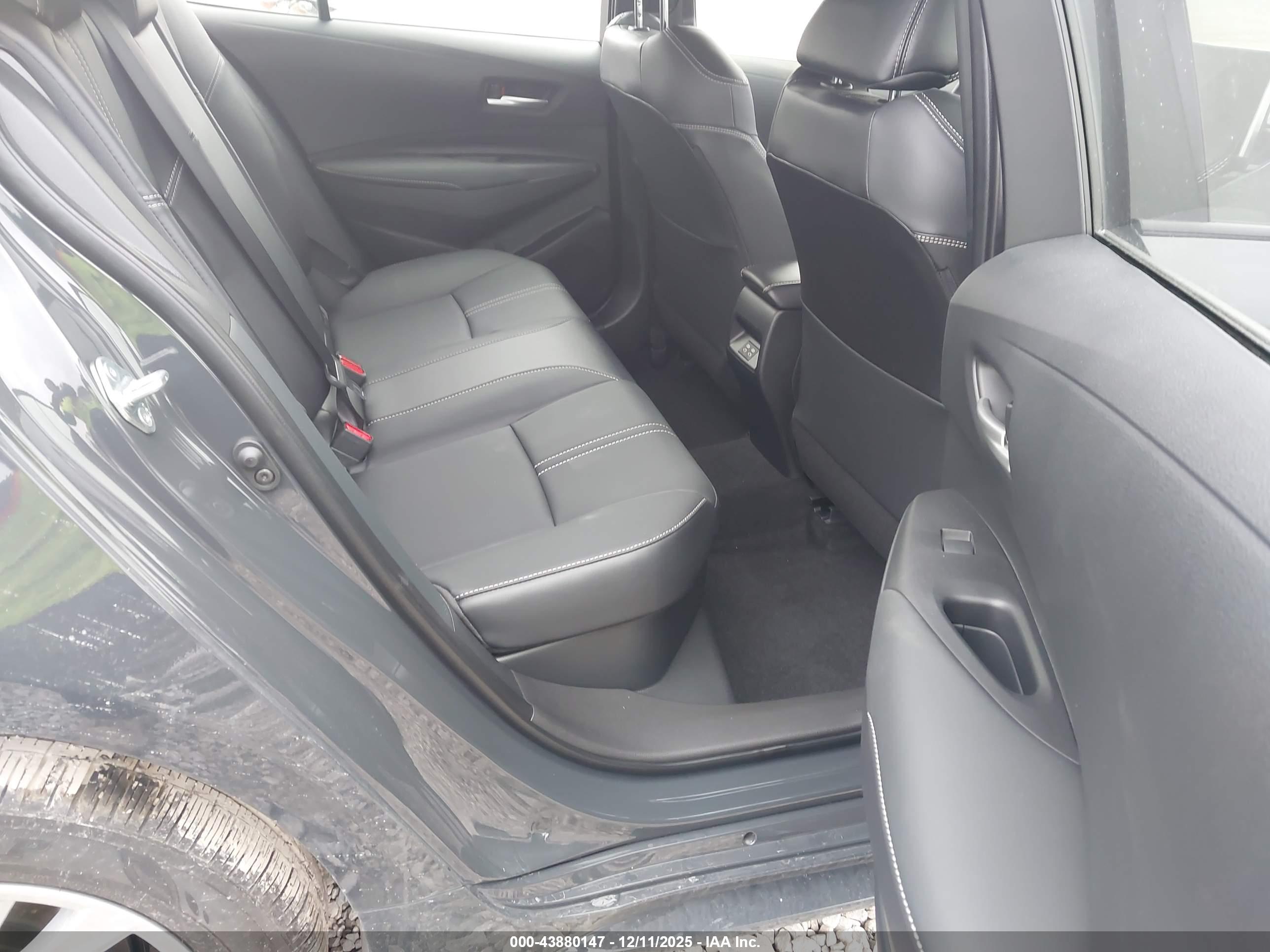 TOYOTA COROLLA image 8