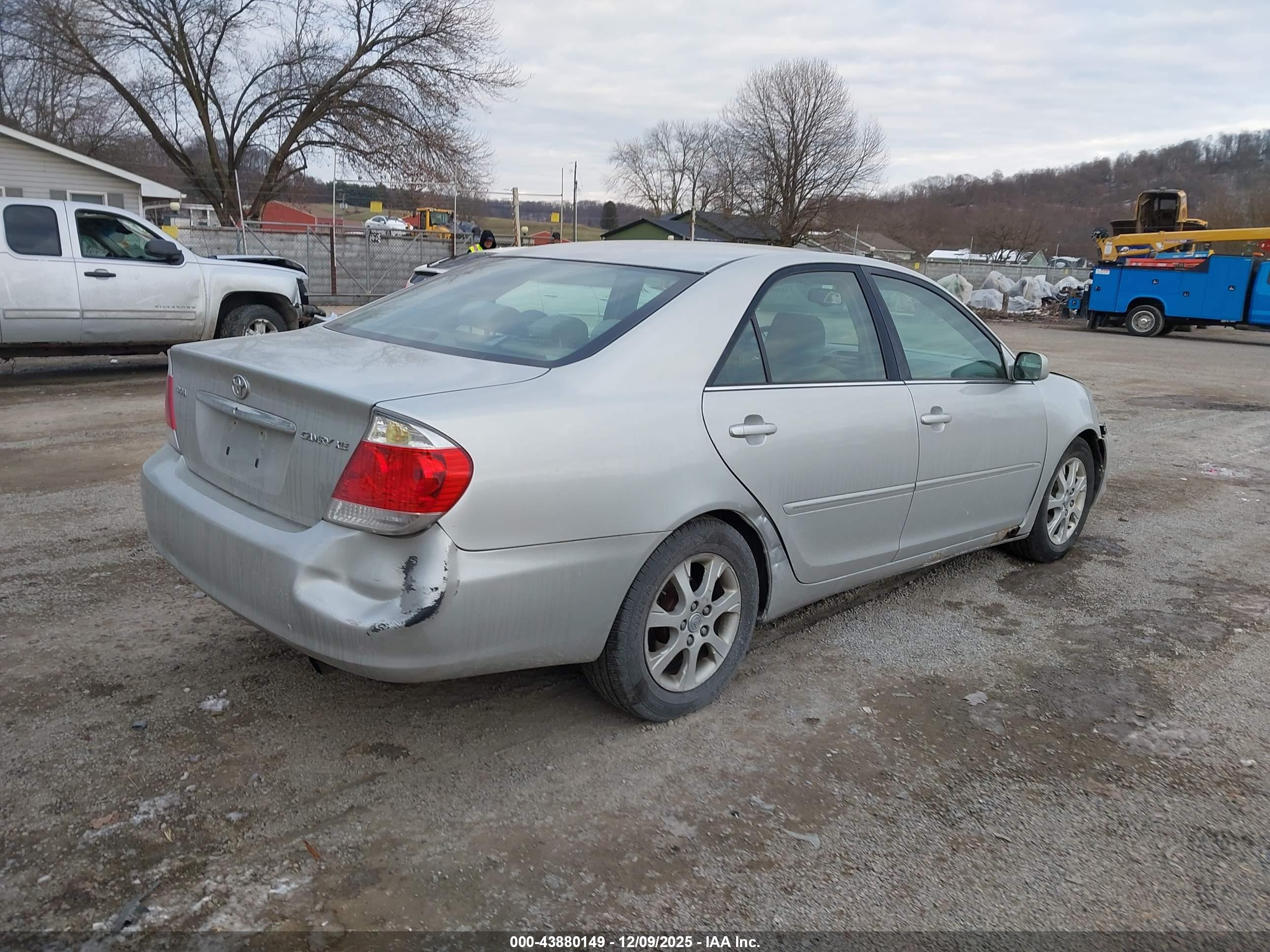 TOYOTA CAMRY image 4