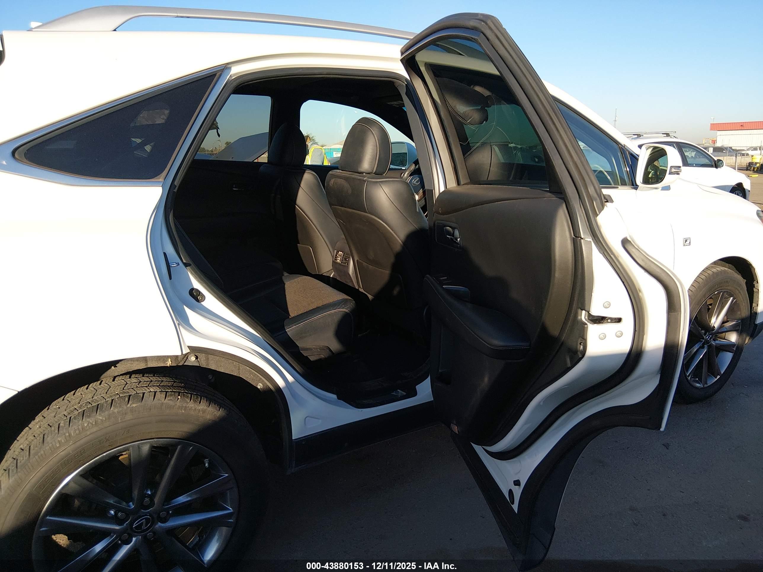 LEXUS RX image 8
