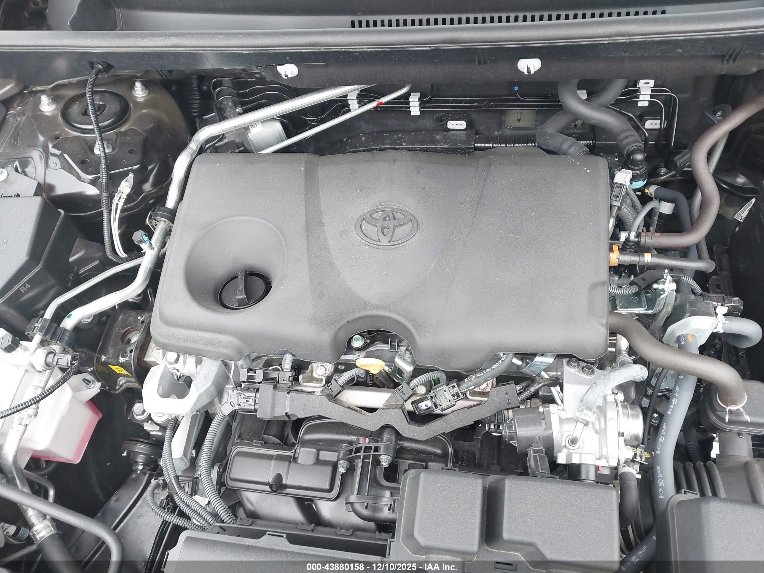 TOYOTA RAV4 image 10