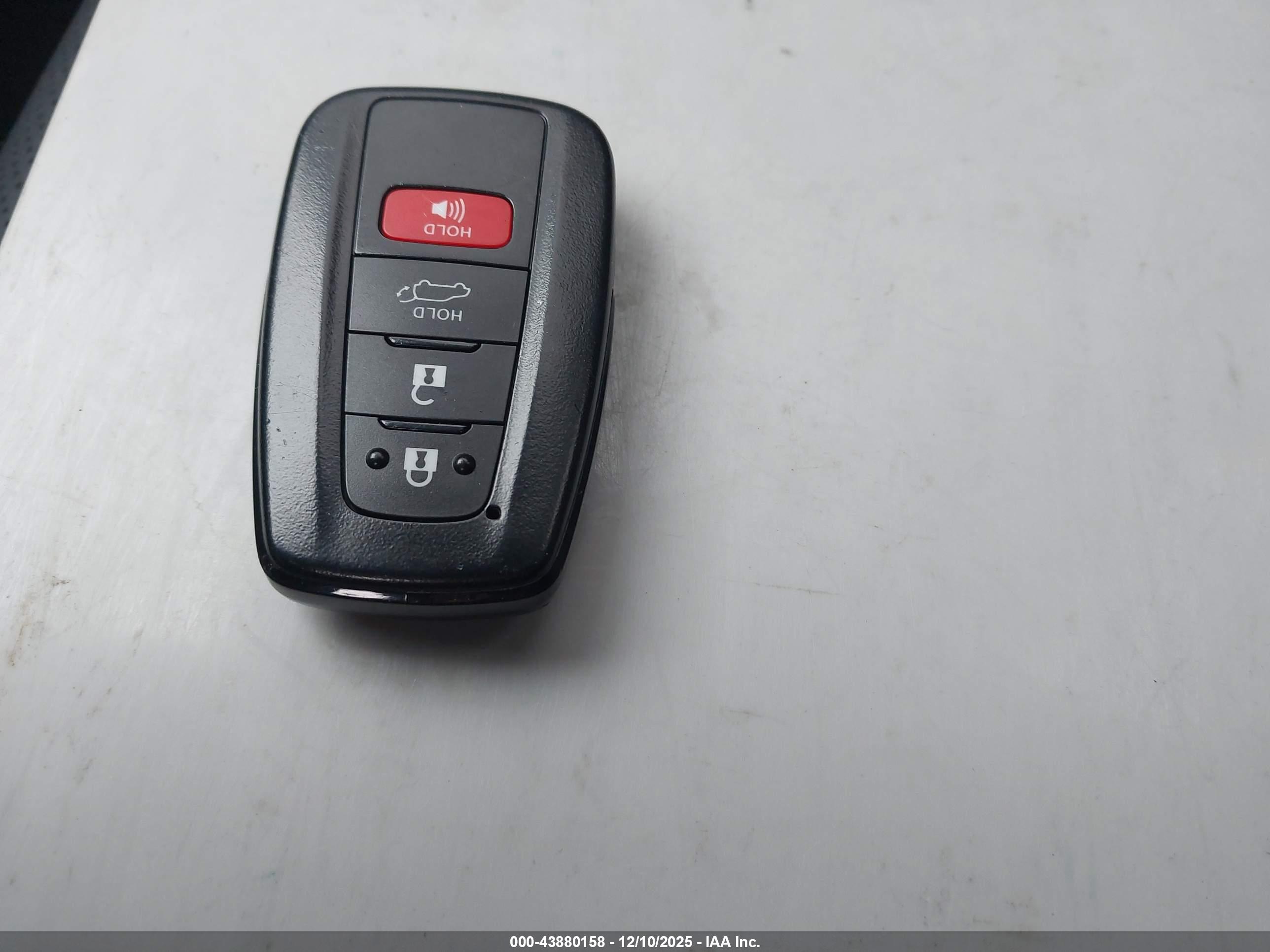 TOYOTA RAV4 image 11