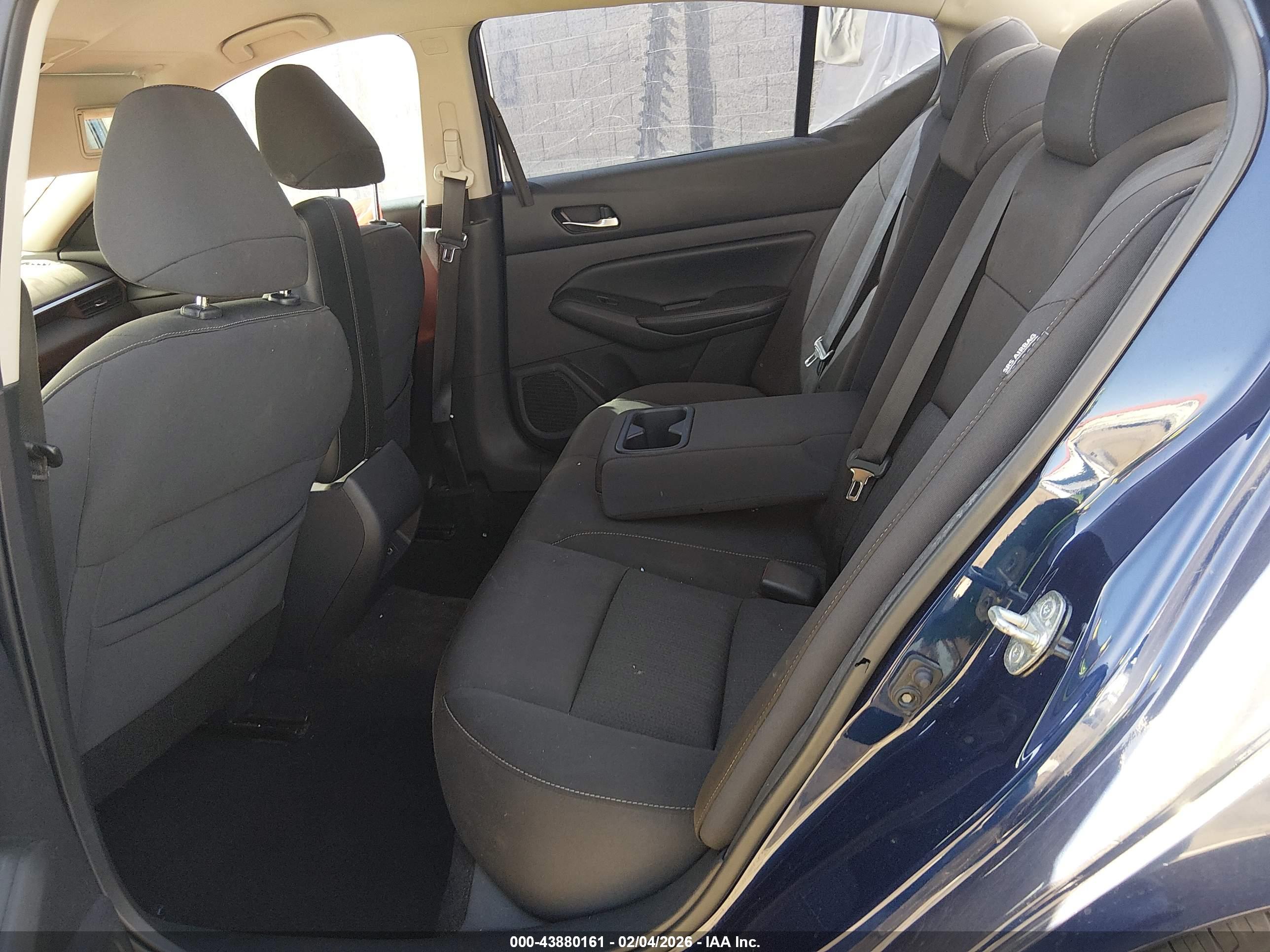 NISSAN ALTIMA image 8