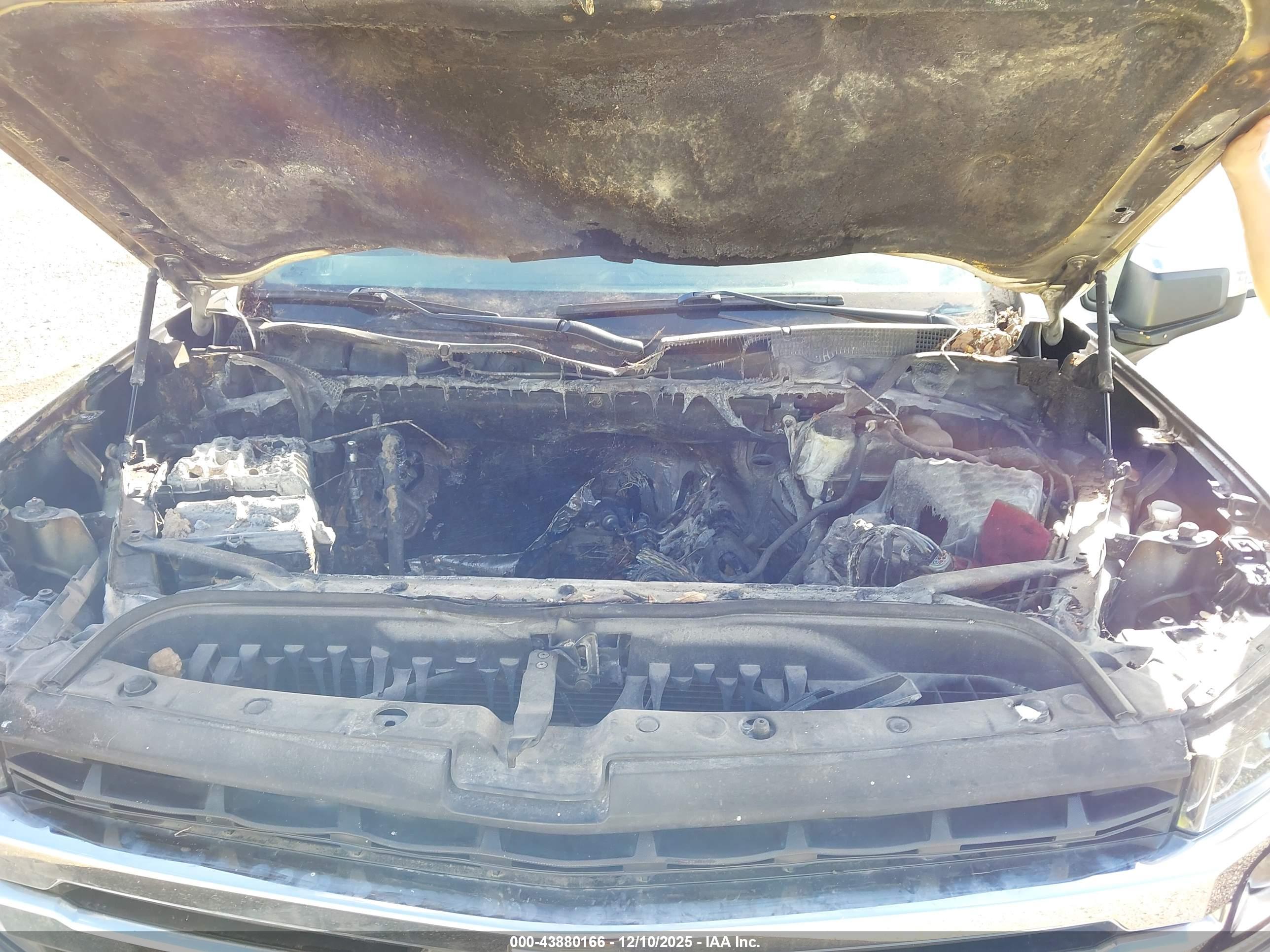CHEVROLET SILVERADO image 10