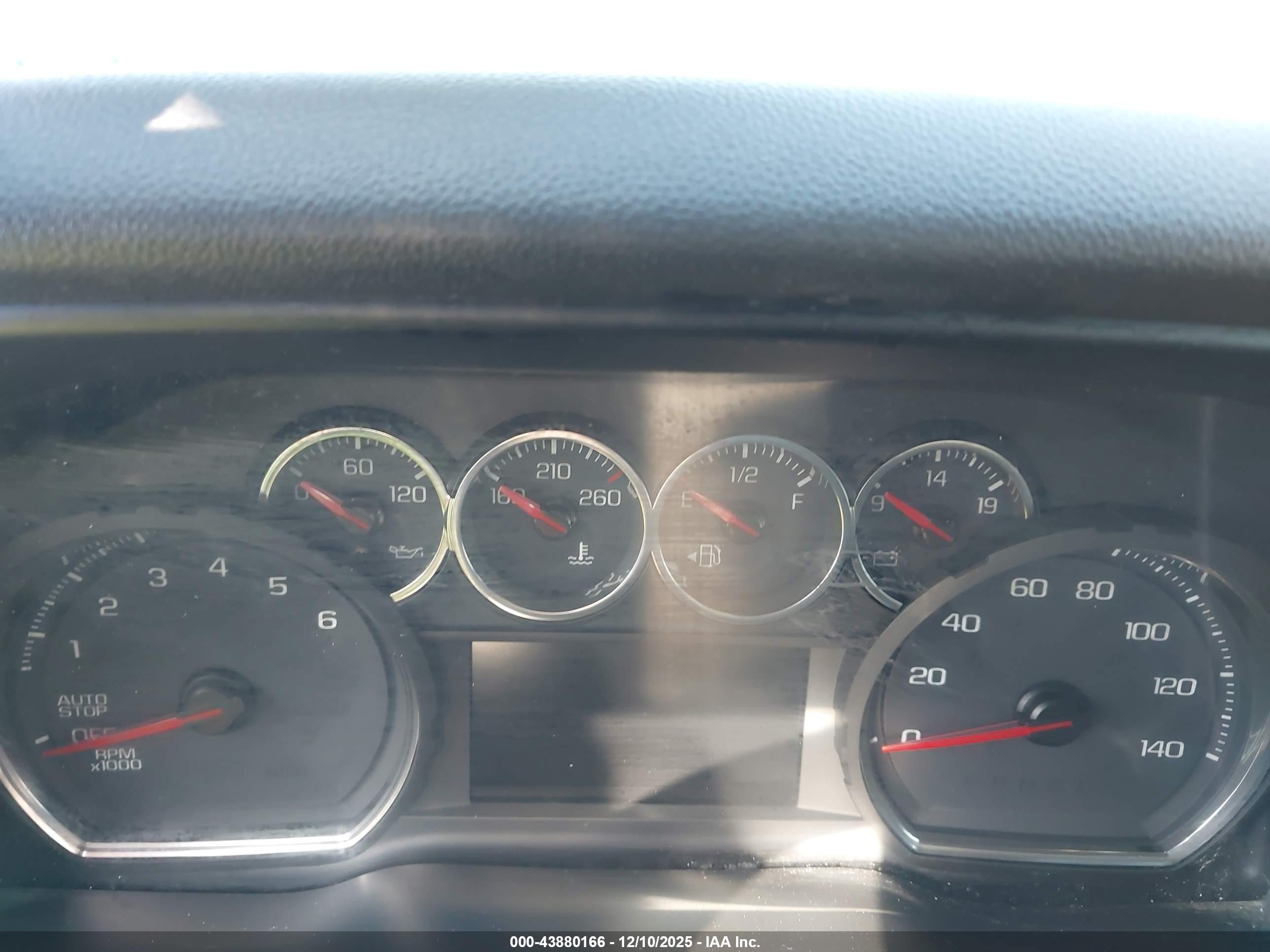 CHEVROLET SILVERADO image 7