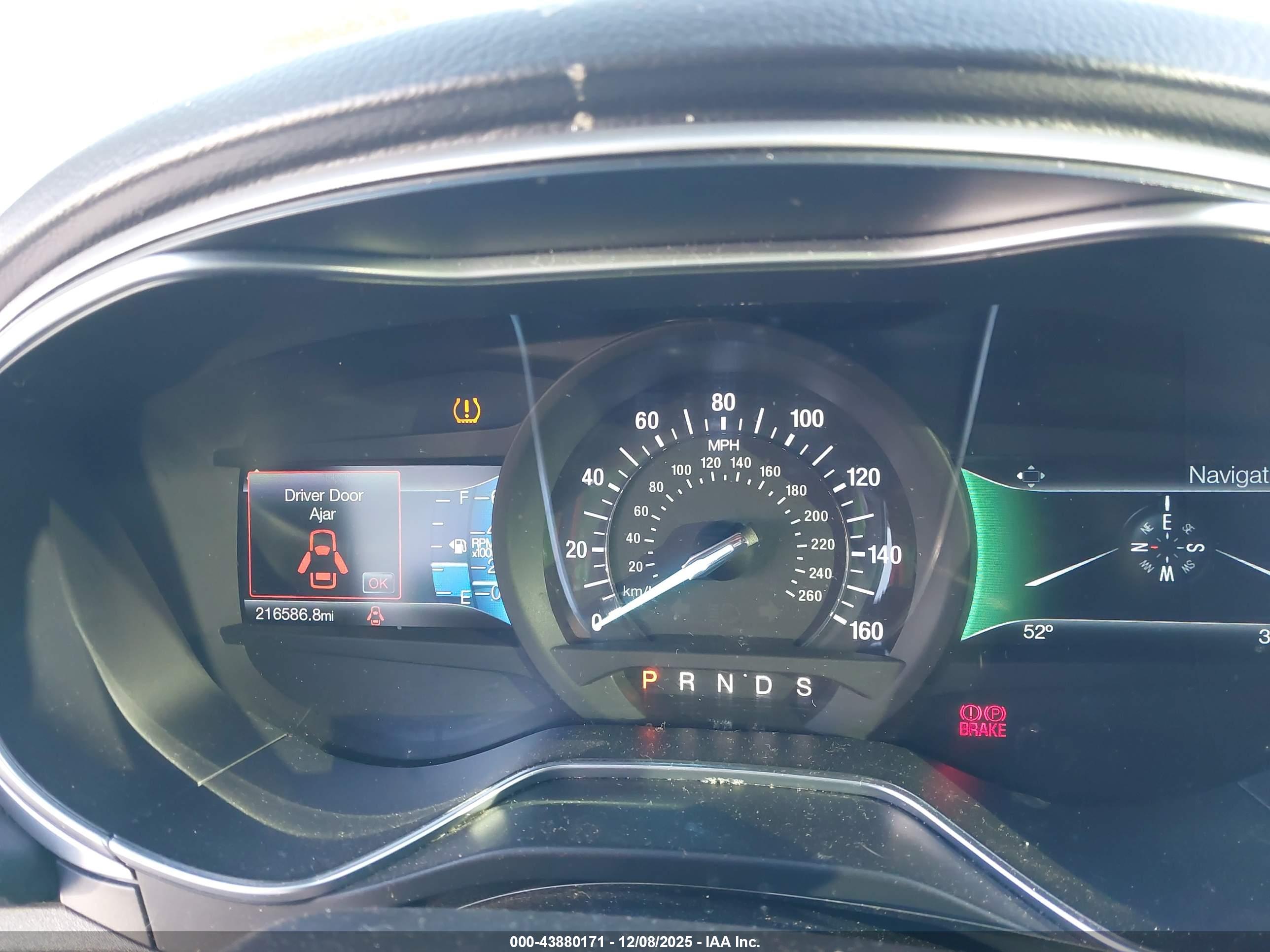 FORD FUSION image 7