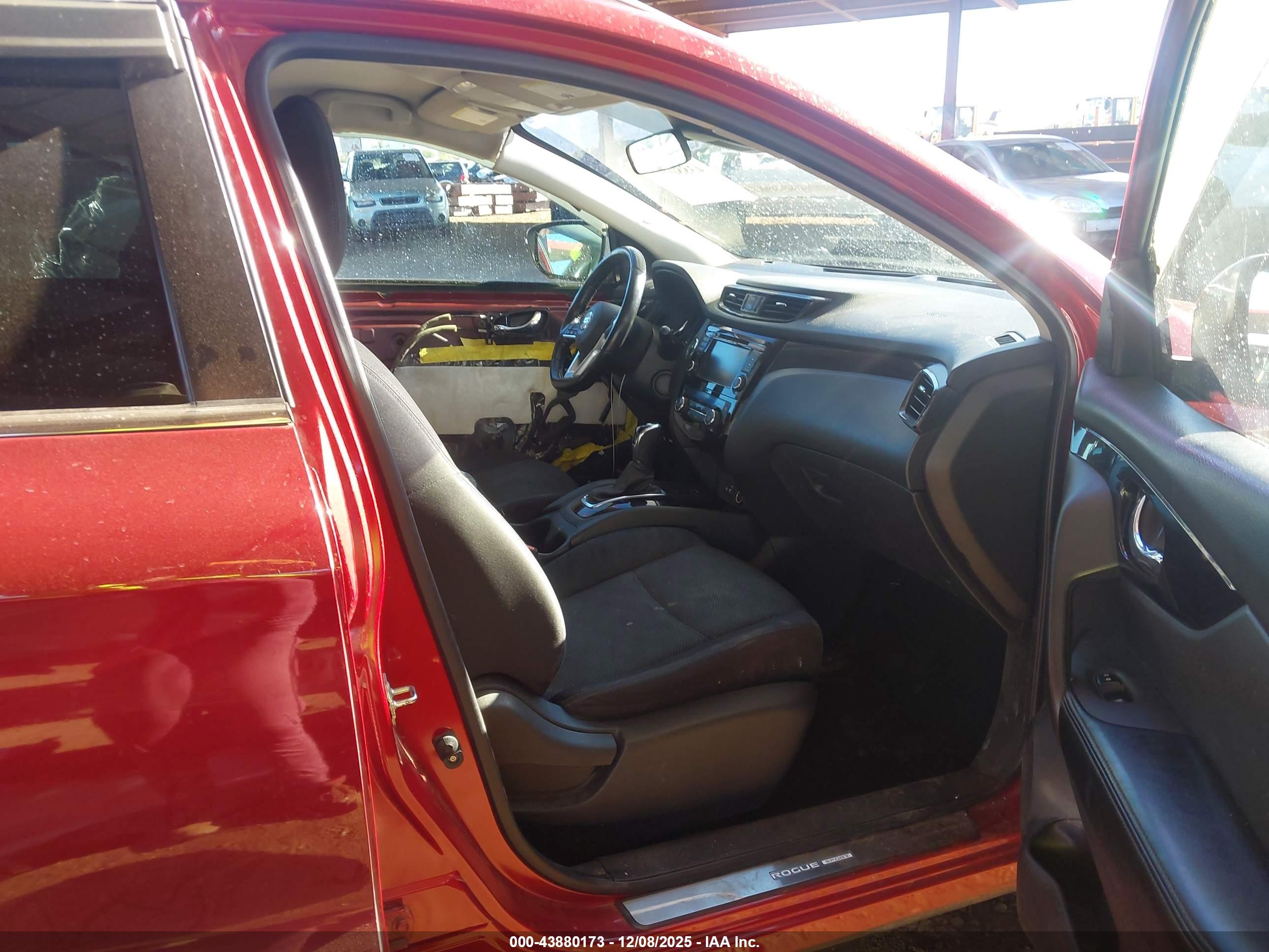 NISSAN ROGUE image 5