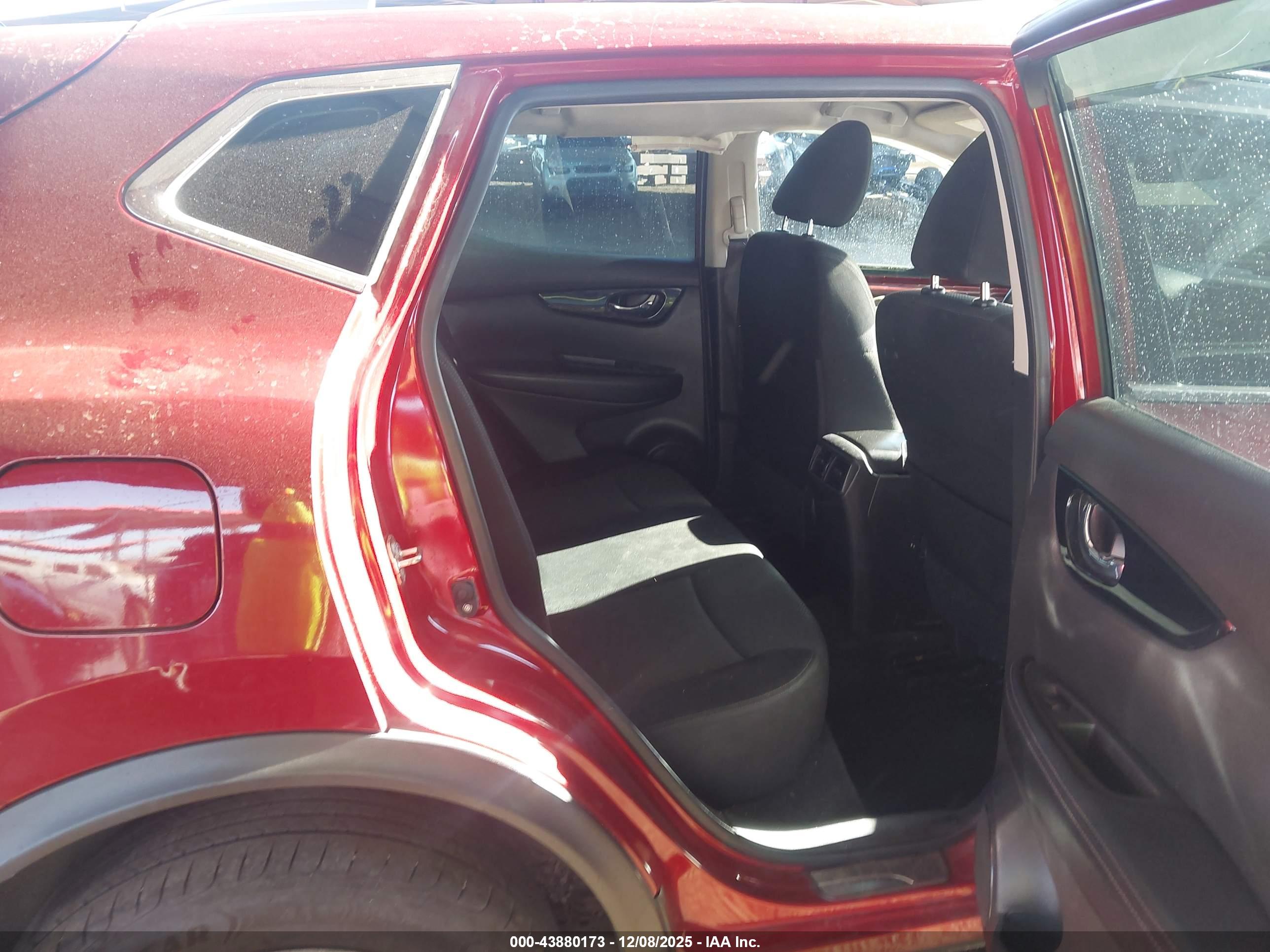 NISSAN ROGUE image 8