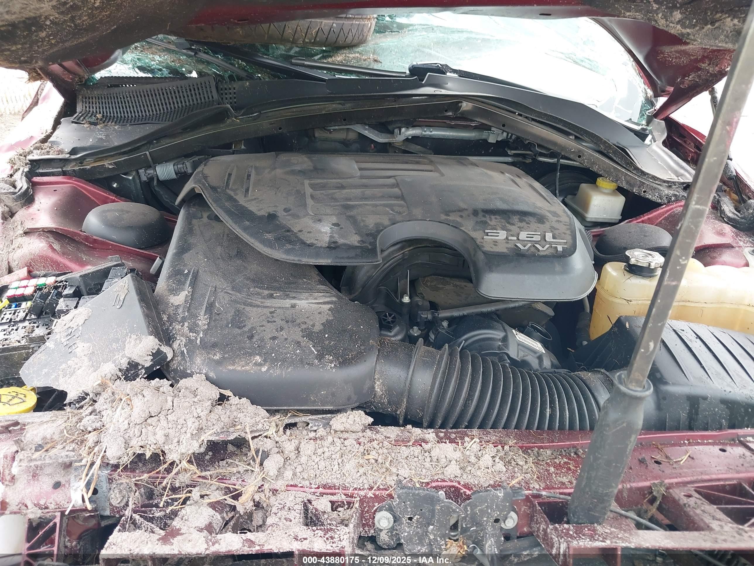CHRYSLER 300 image 10