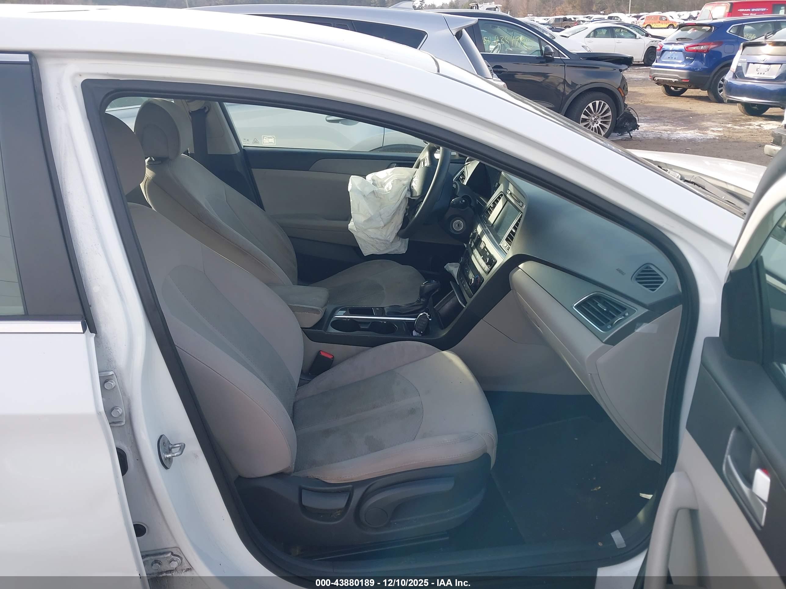 HYUNDAI SONATA image 5