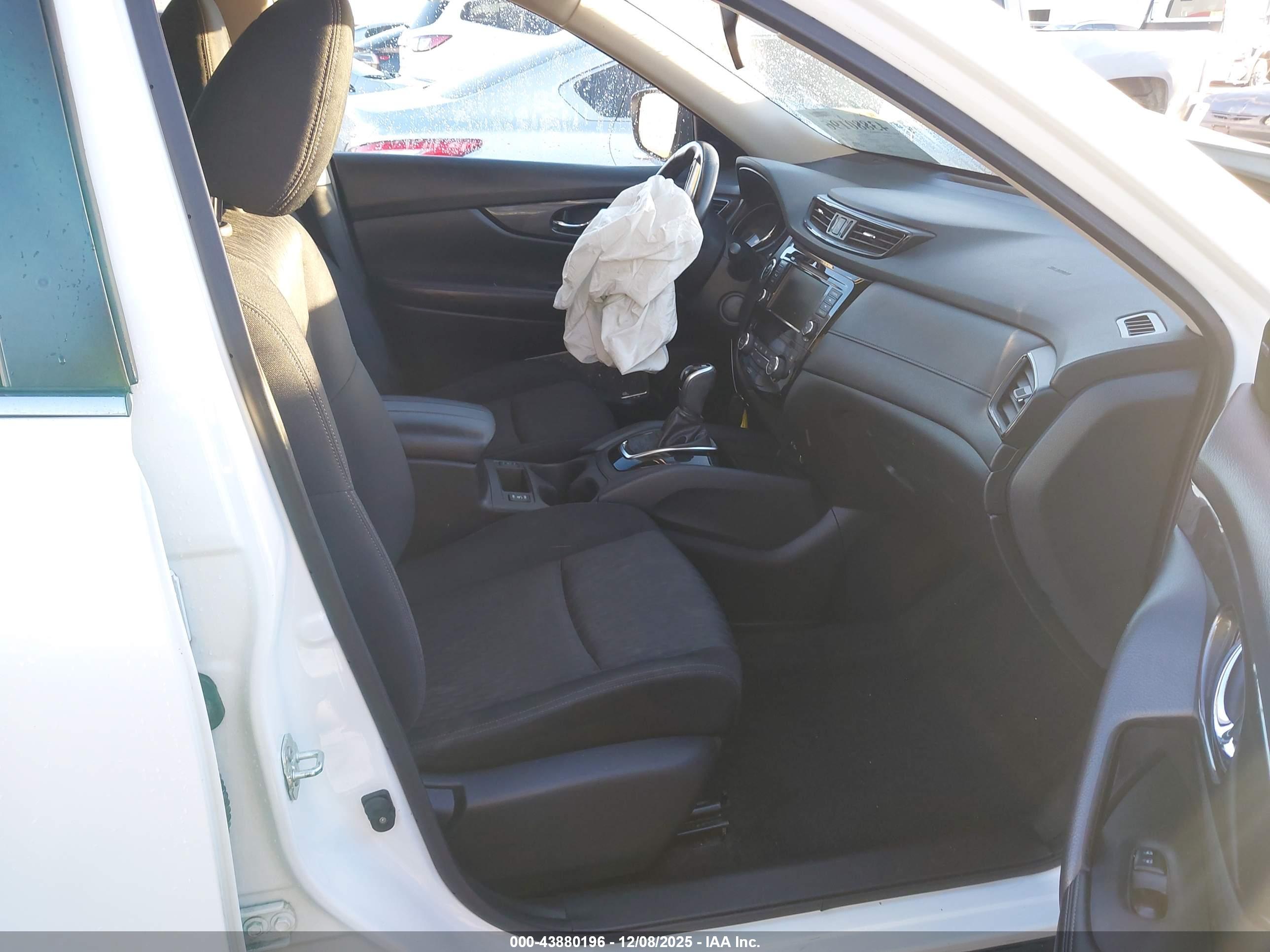 NISSAN ROGUE image 5