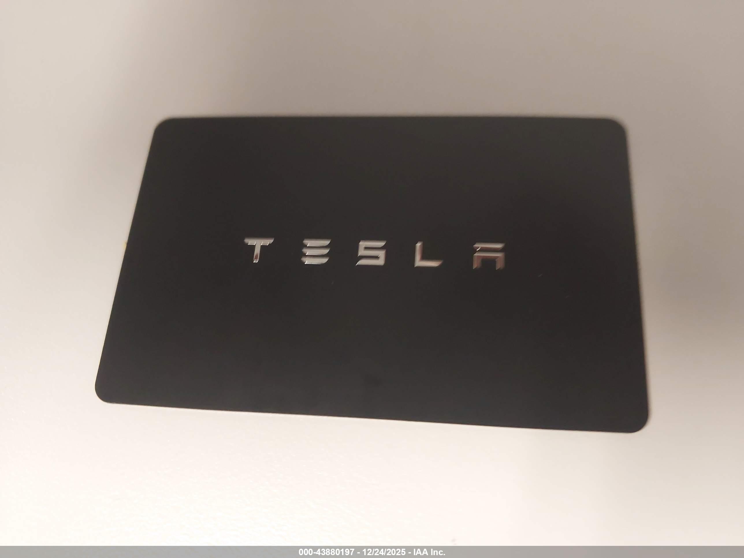 TESLA MODEL image 11