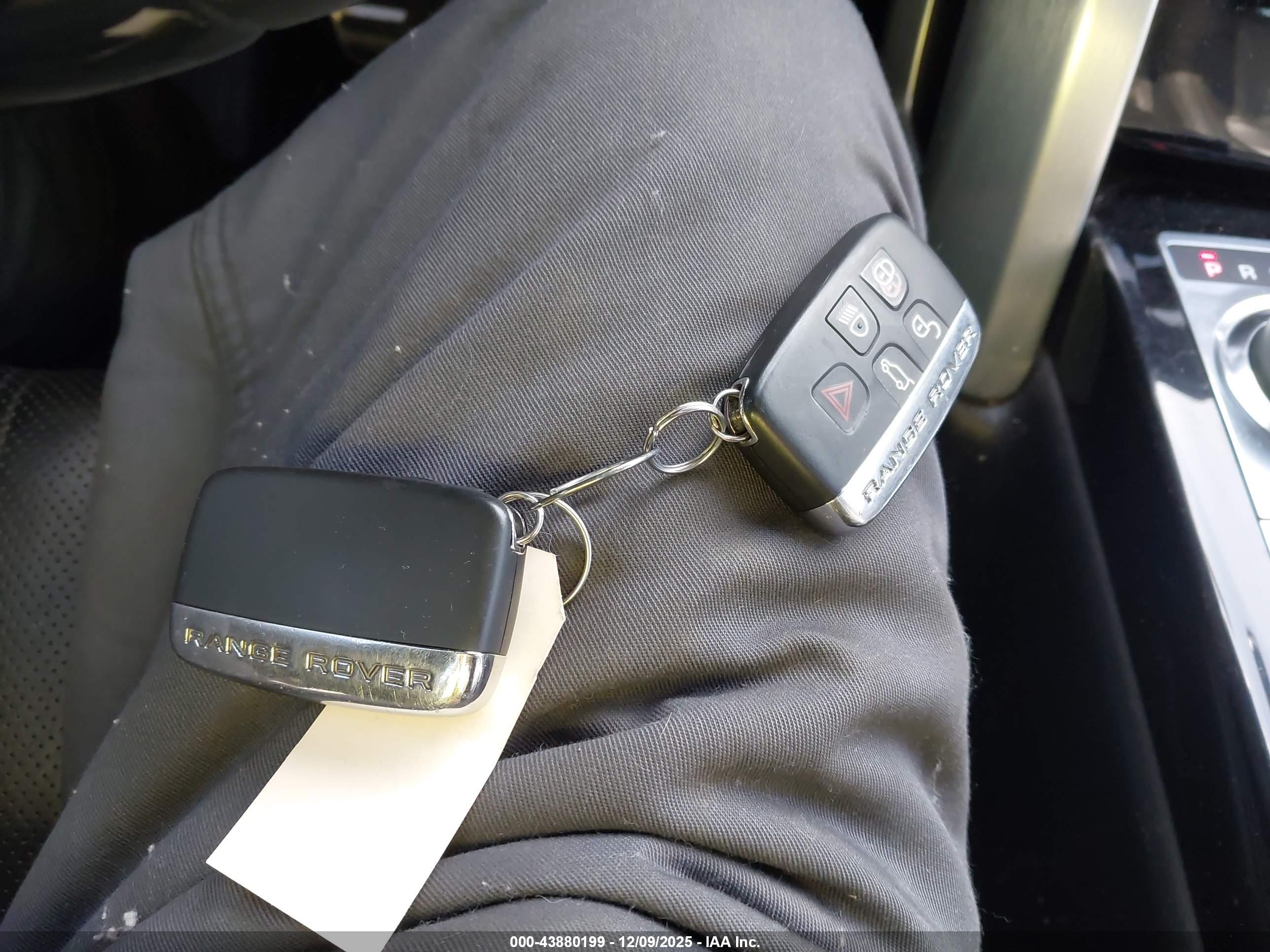 LAND ROVER image 11