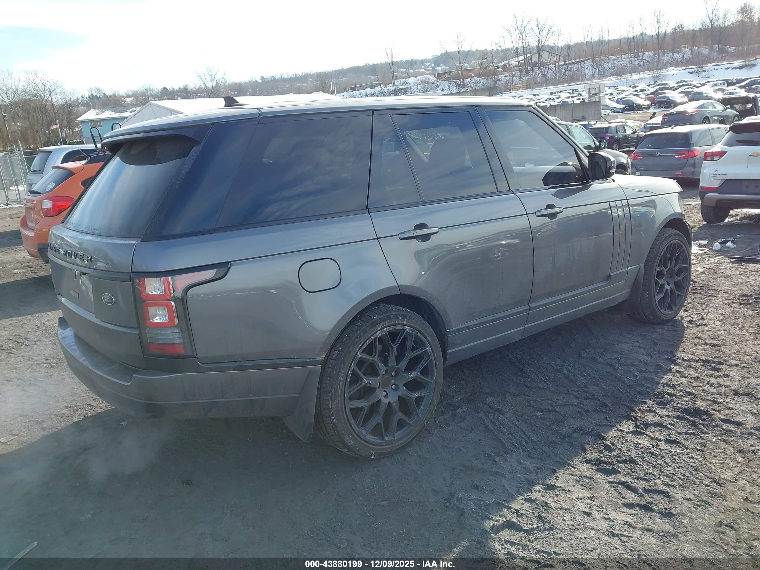 LAND ROVER image 4