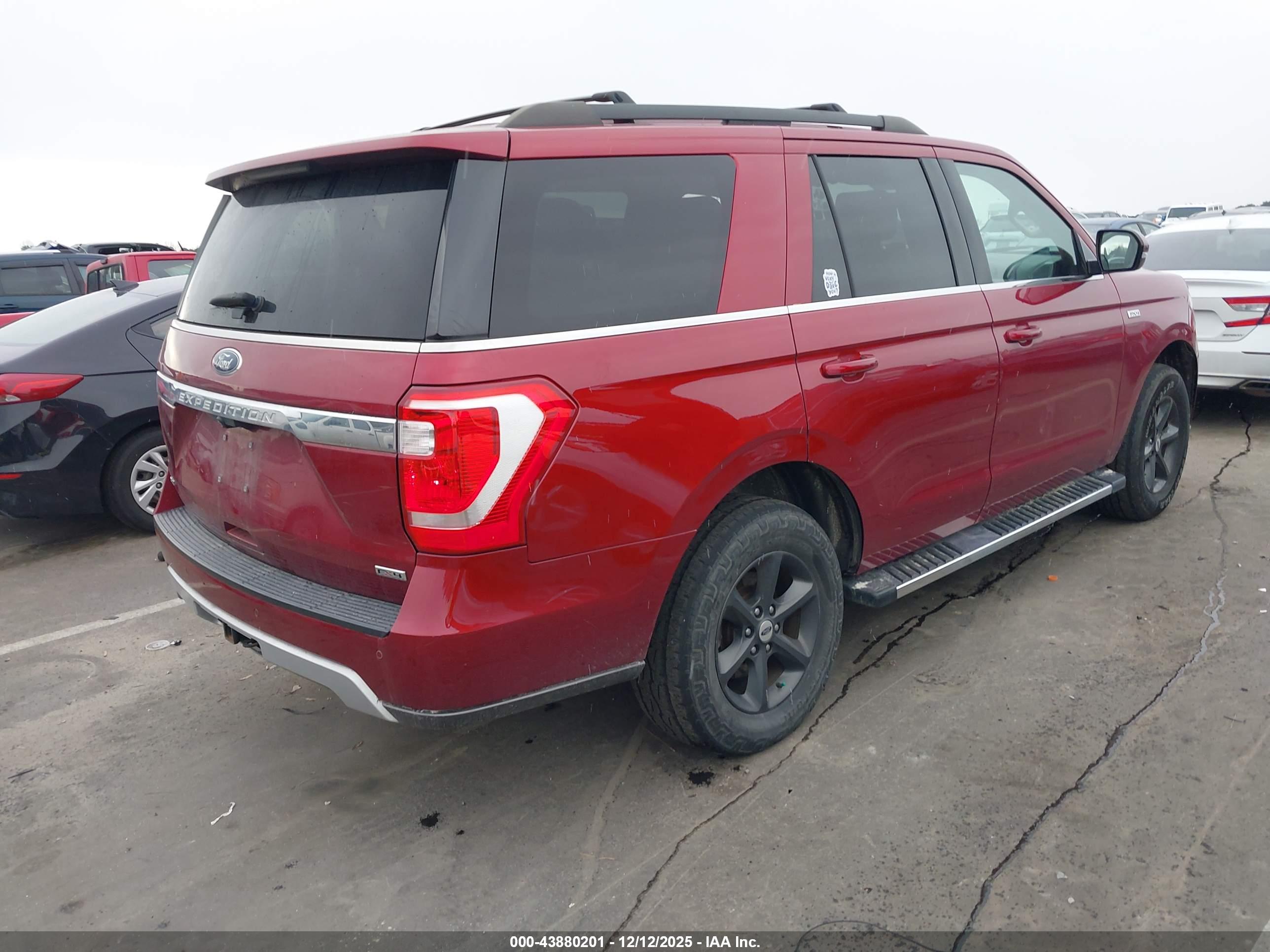 FORD EXPEDITION image 4