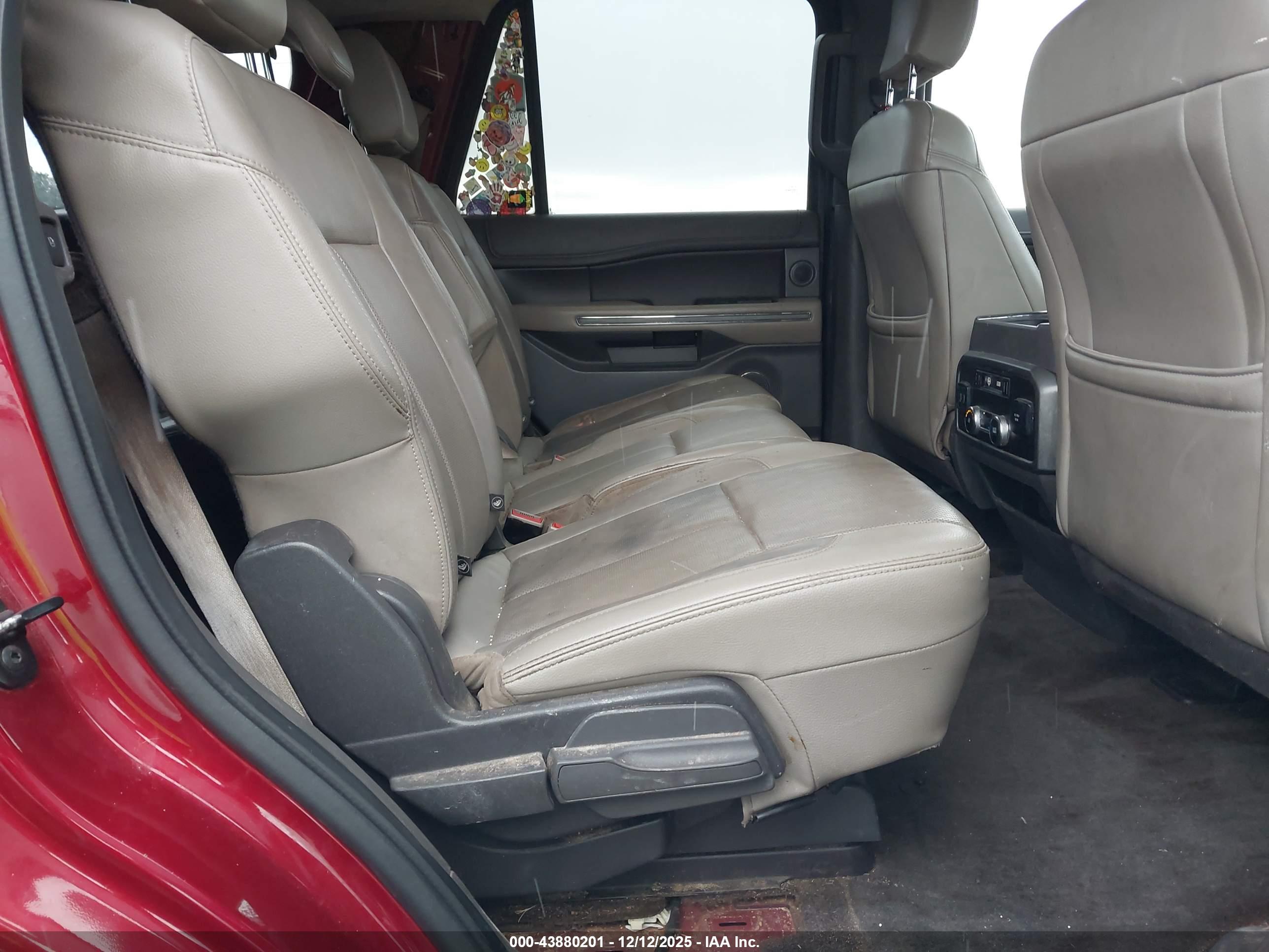 FORD EXPEDITION image 8