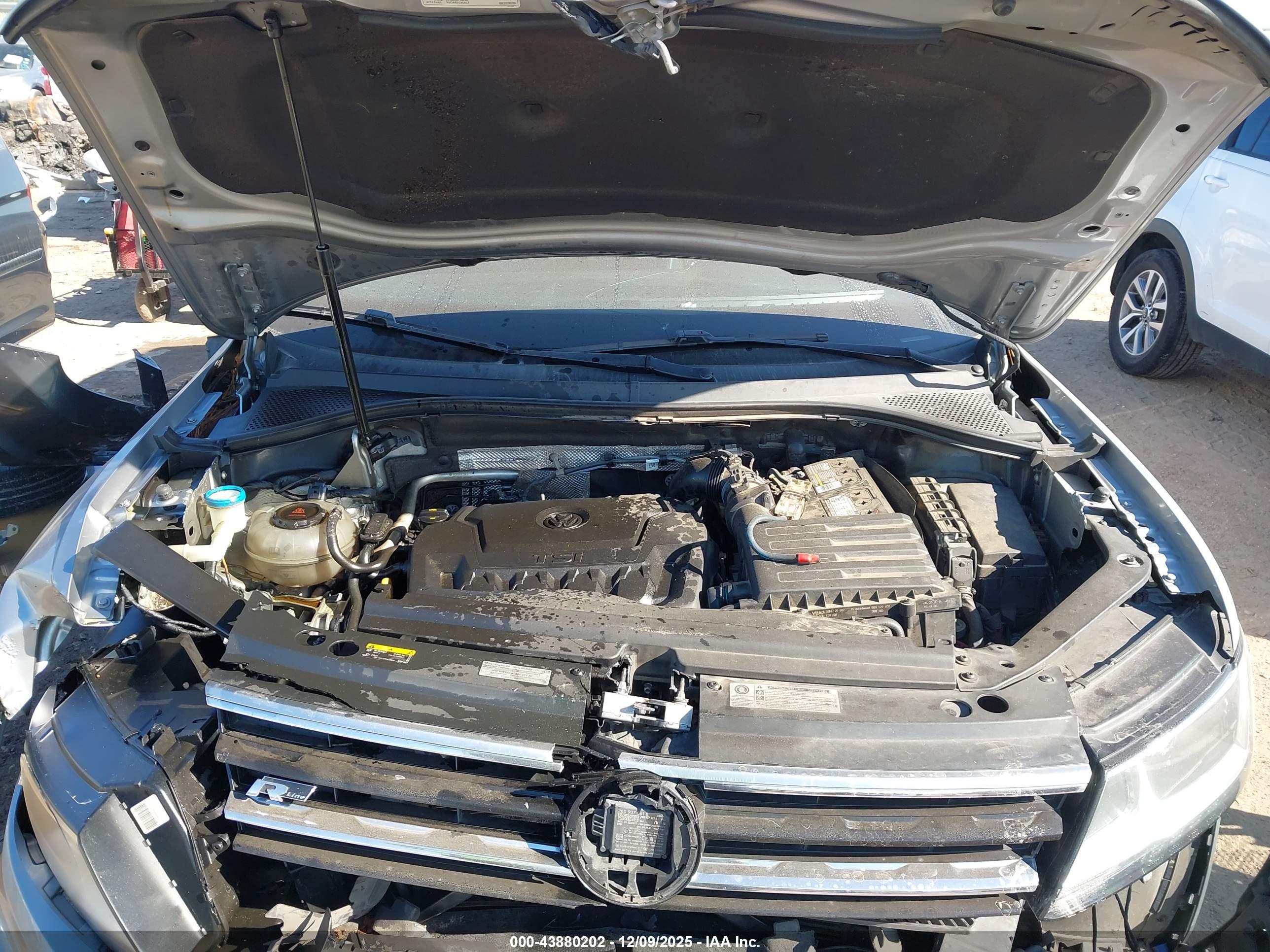 VOLKSWAGEN TIGUAN image 10