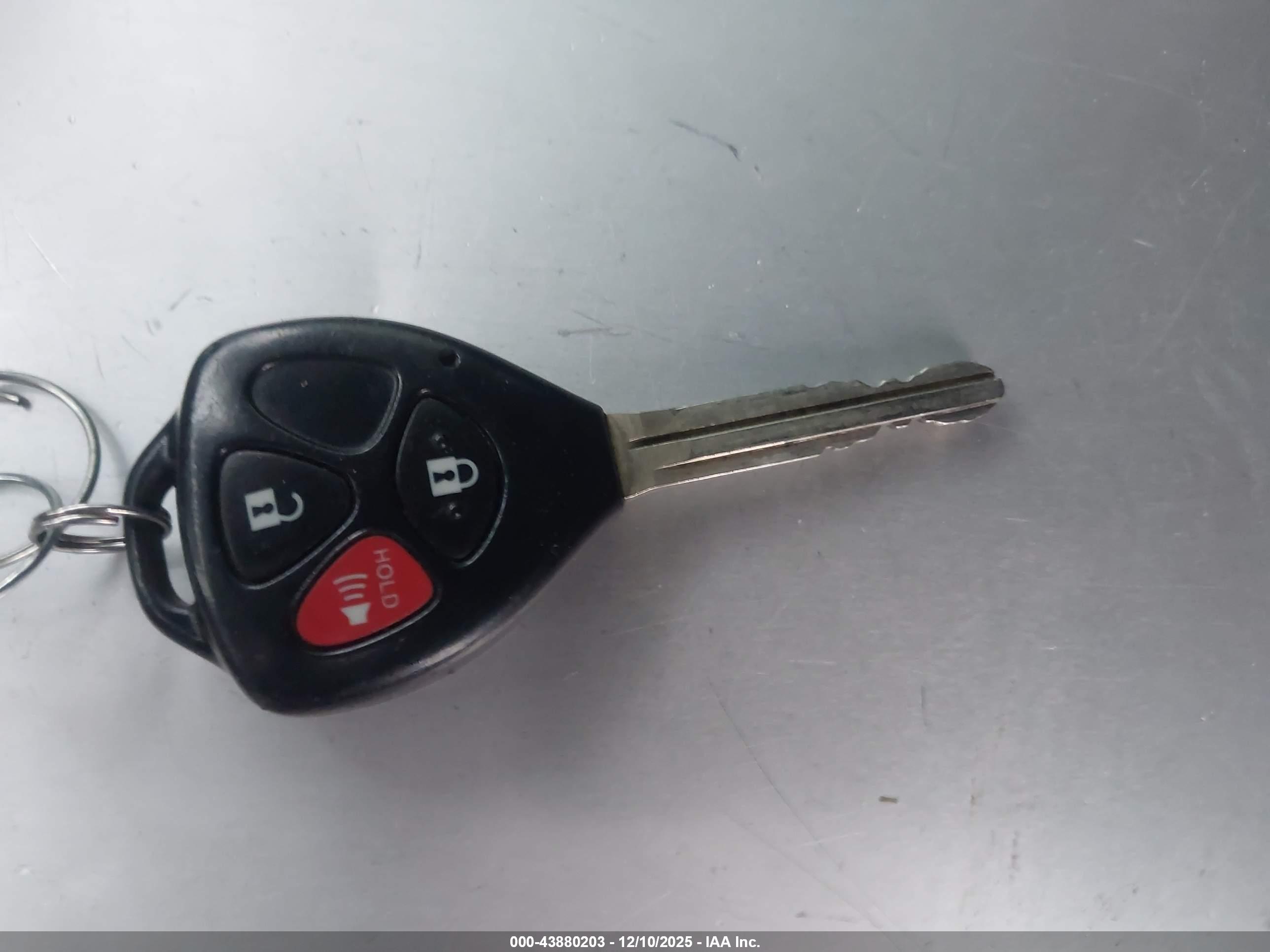 TOYOTA RAV4 image 11