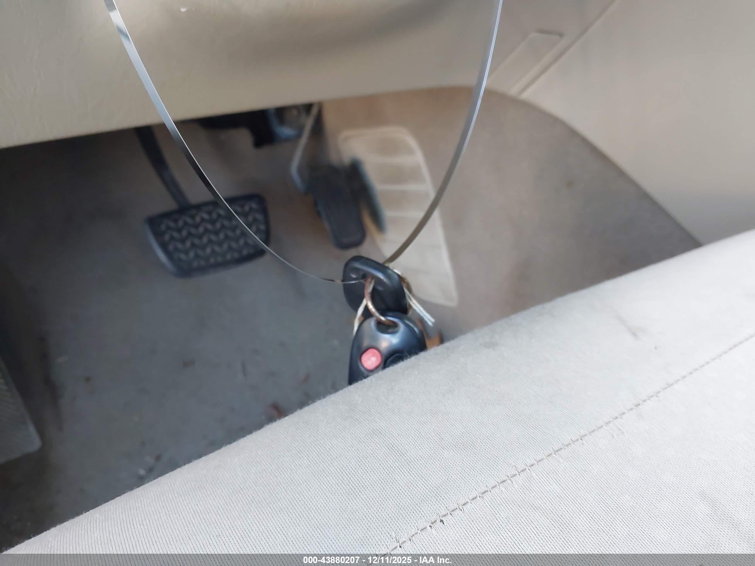 TOYOTA CAMRY image 11