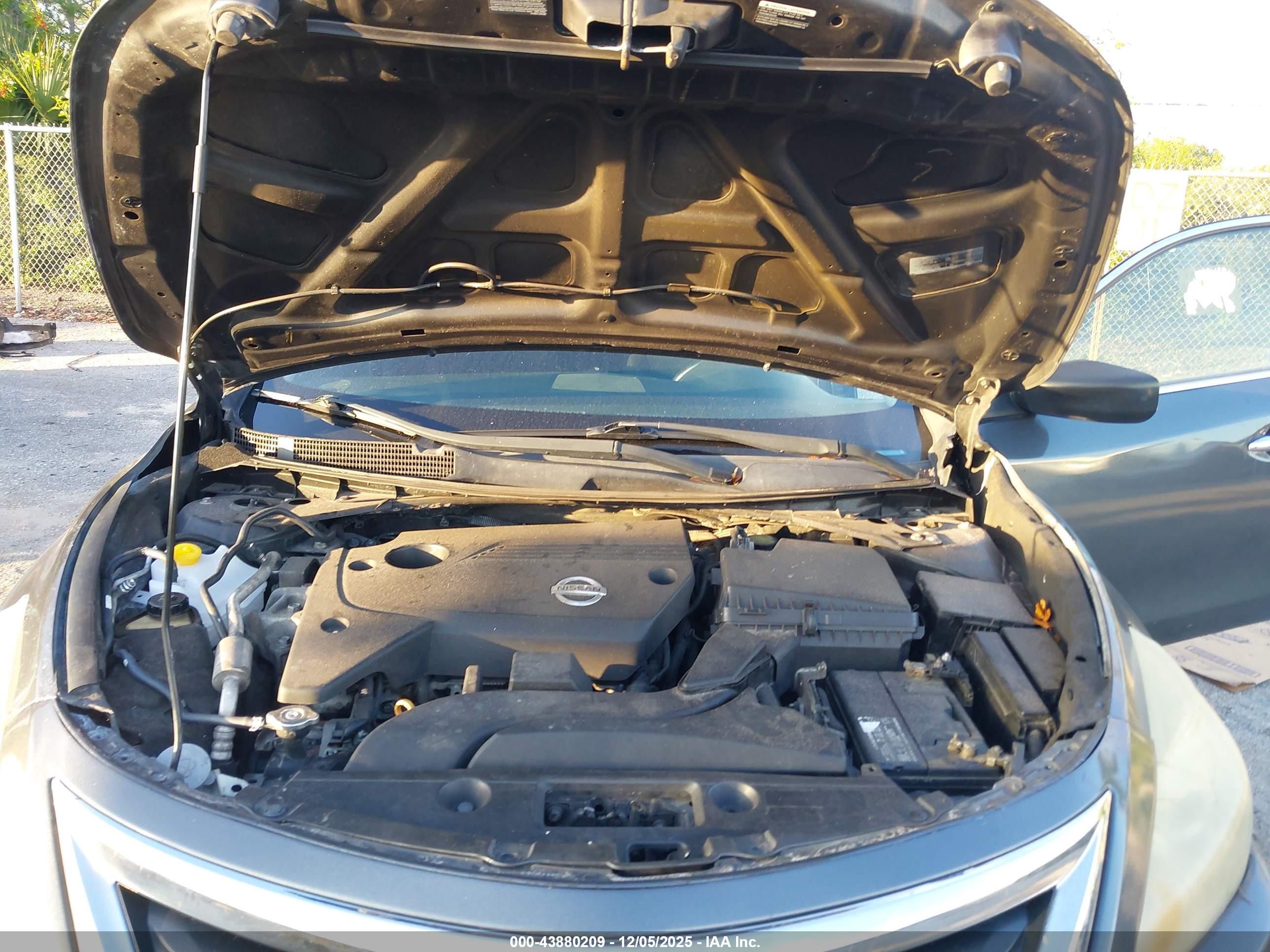 NISSAN ALTIMA image 10